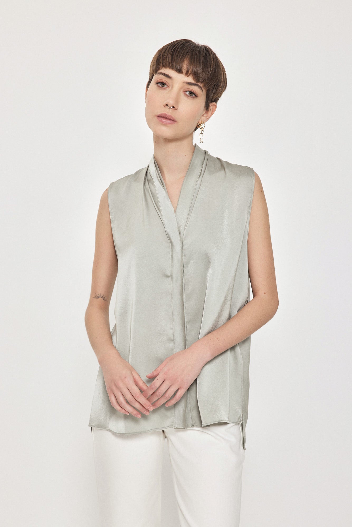 BUTTON TANK TOP