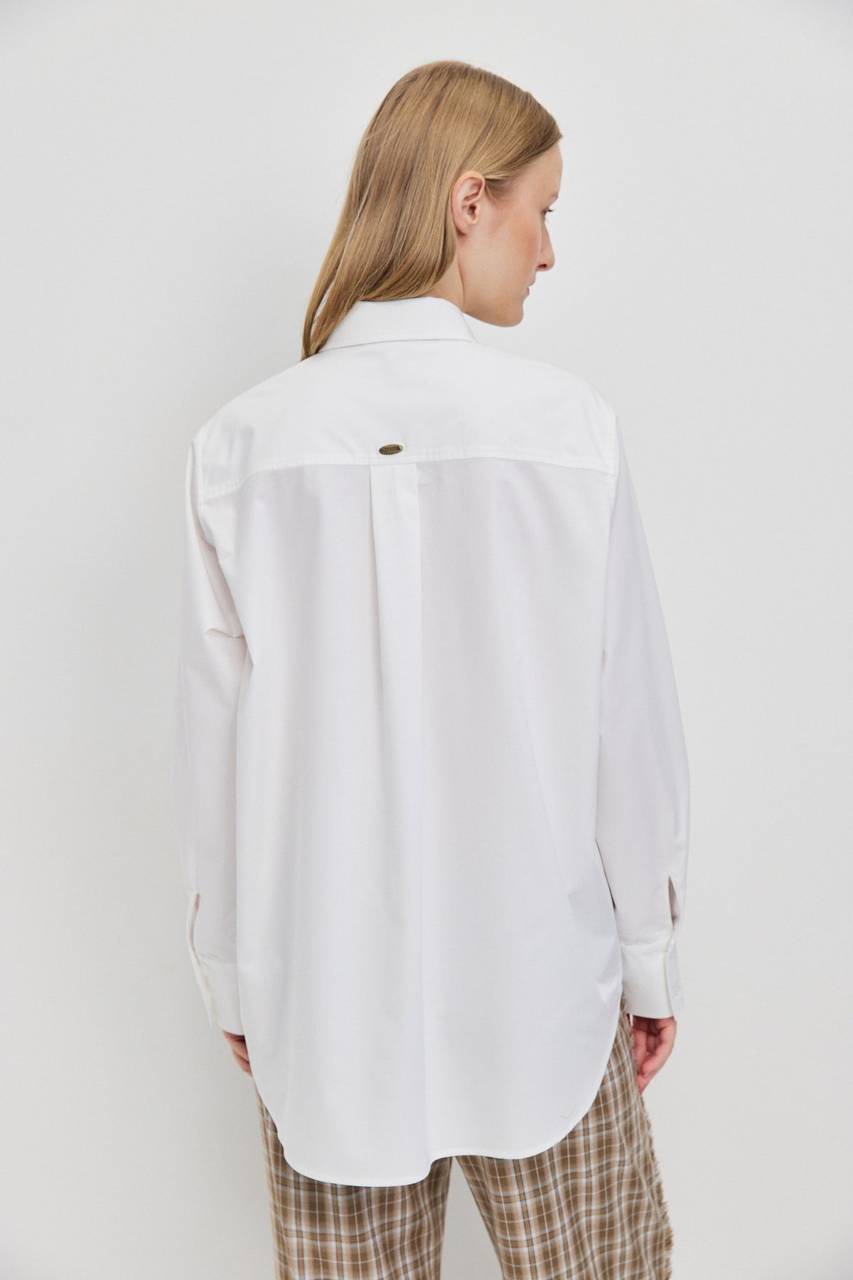 LONG SLEEVE BUTTON SHIRT