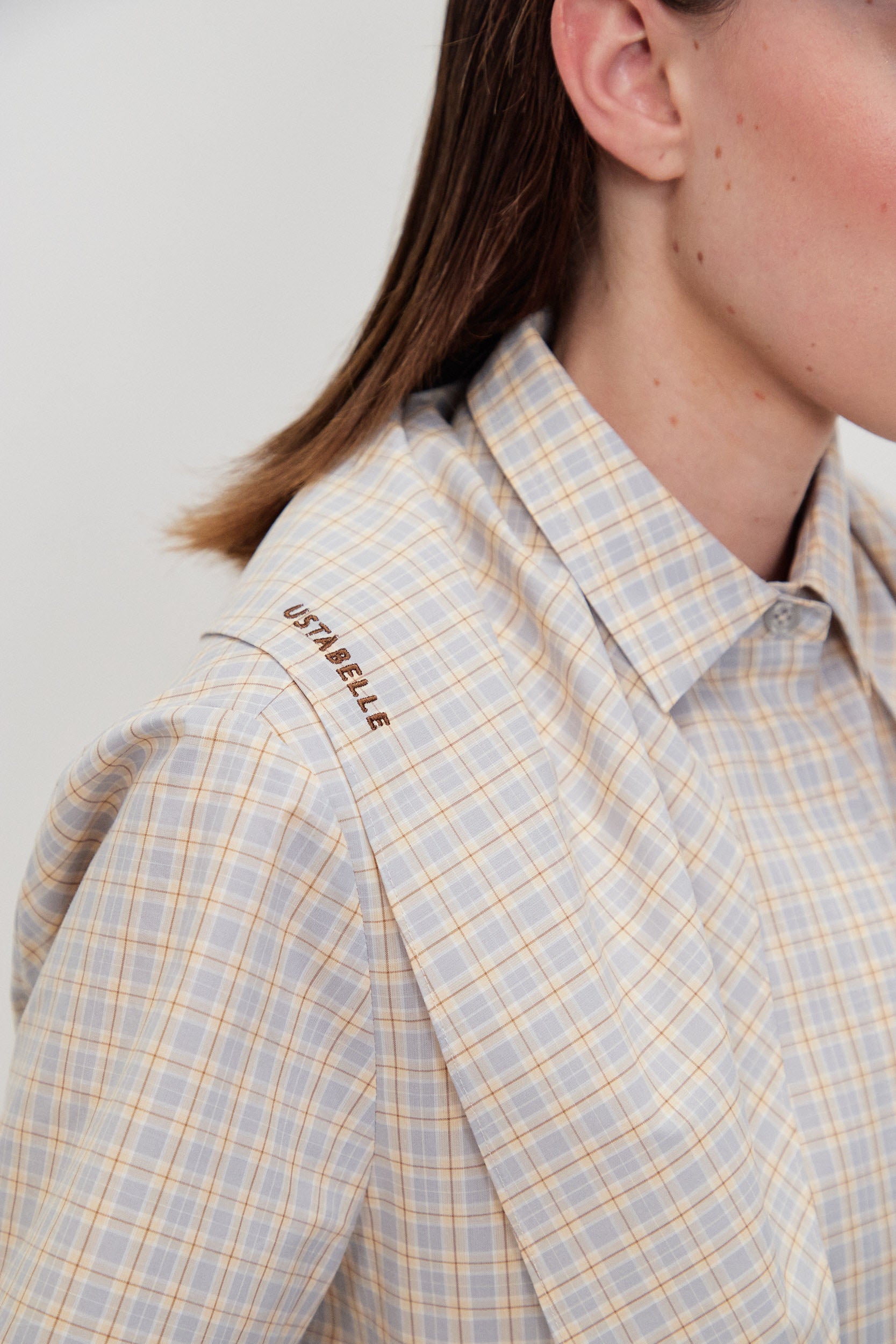 SHORT SLEEVES BUTTON SHIRT