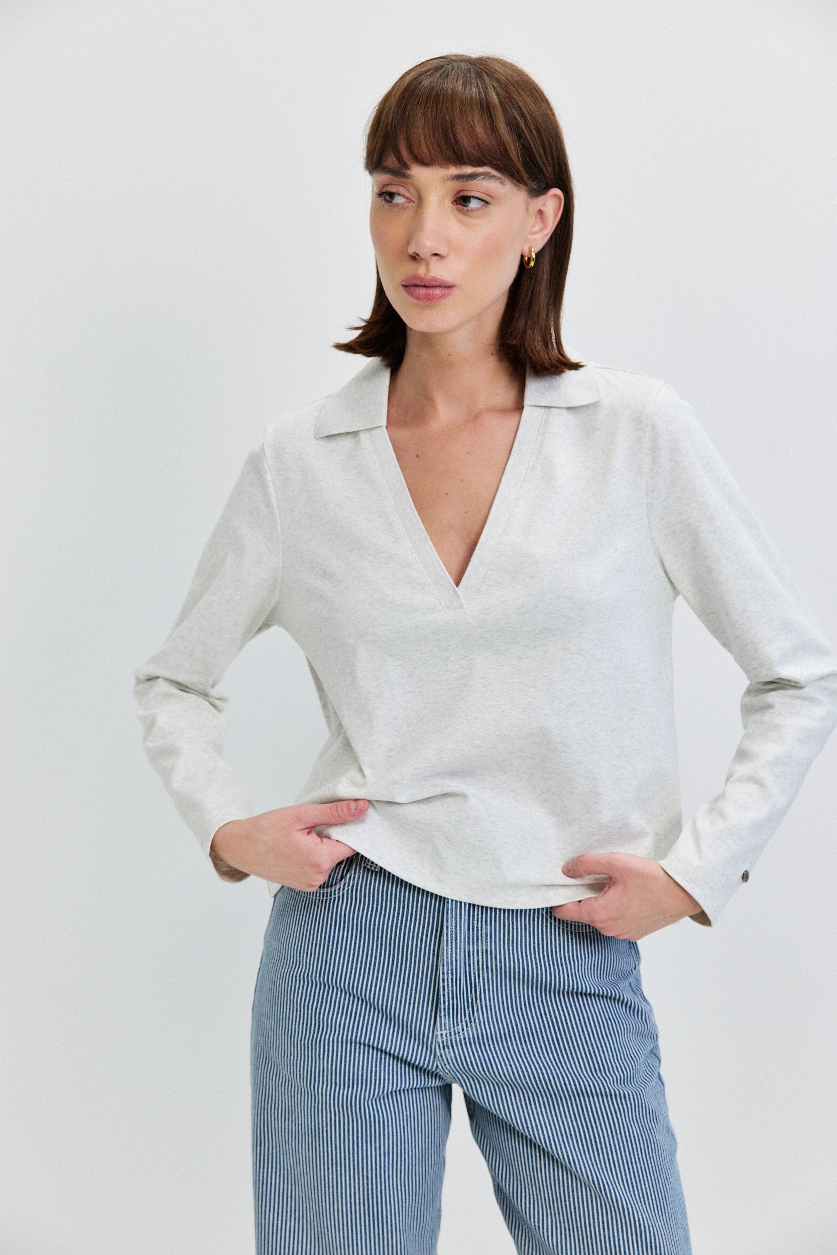 LONG SLEEVES V NECKLINE SHIRT