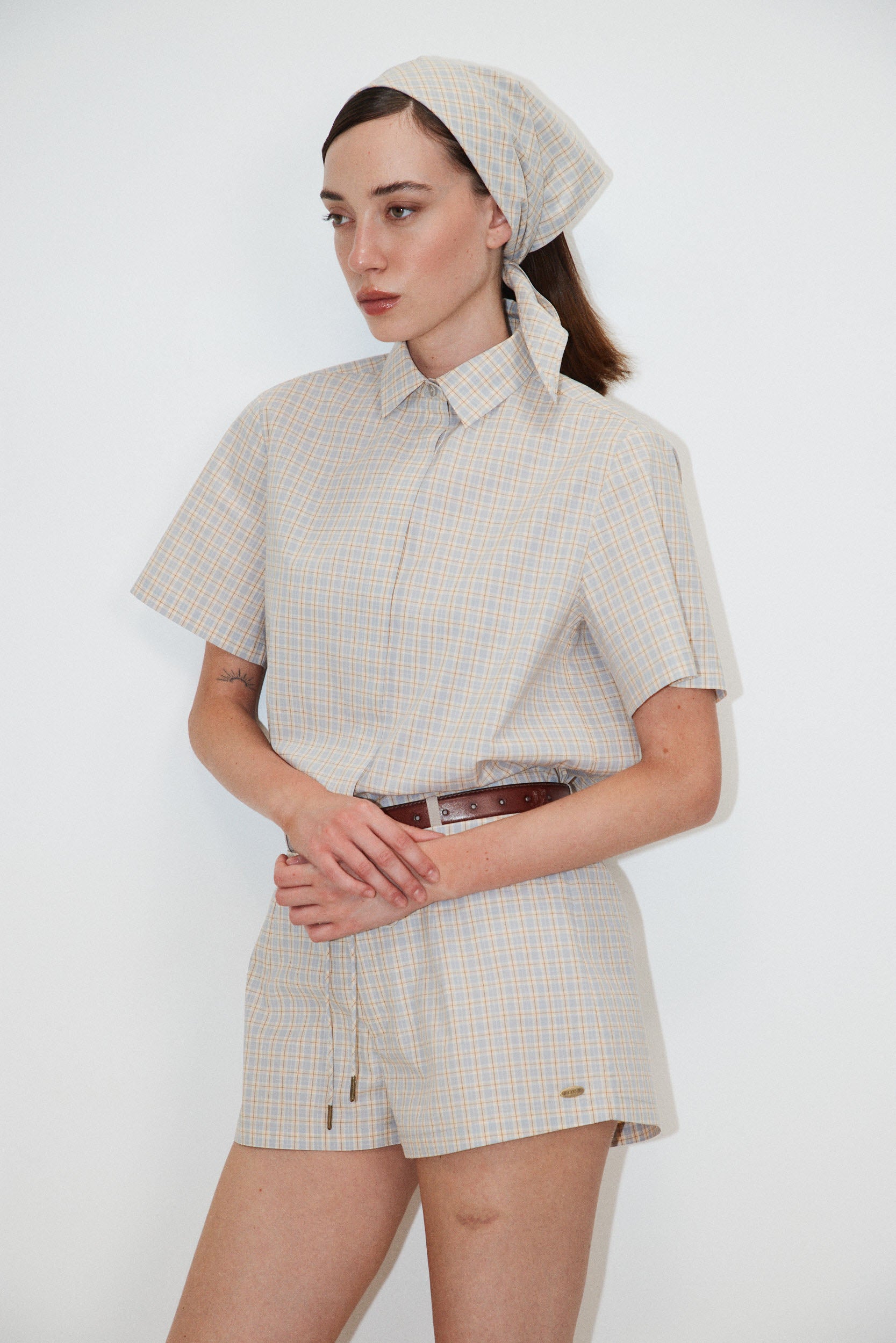 SHORT SLEEVES BUTTON SHIRT