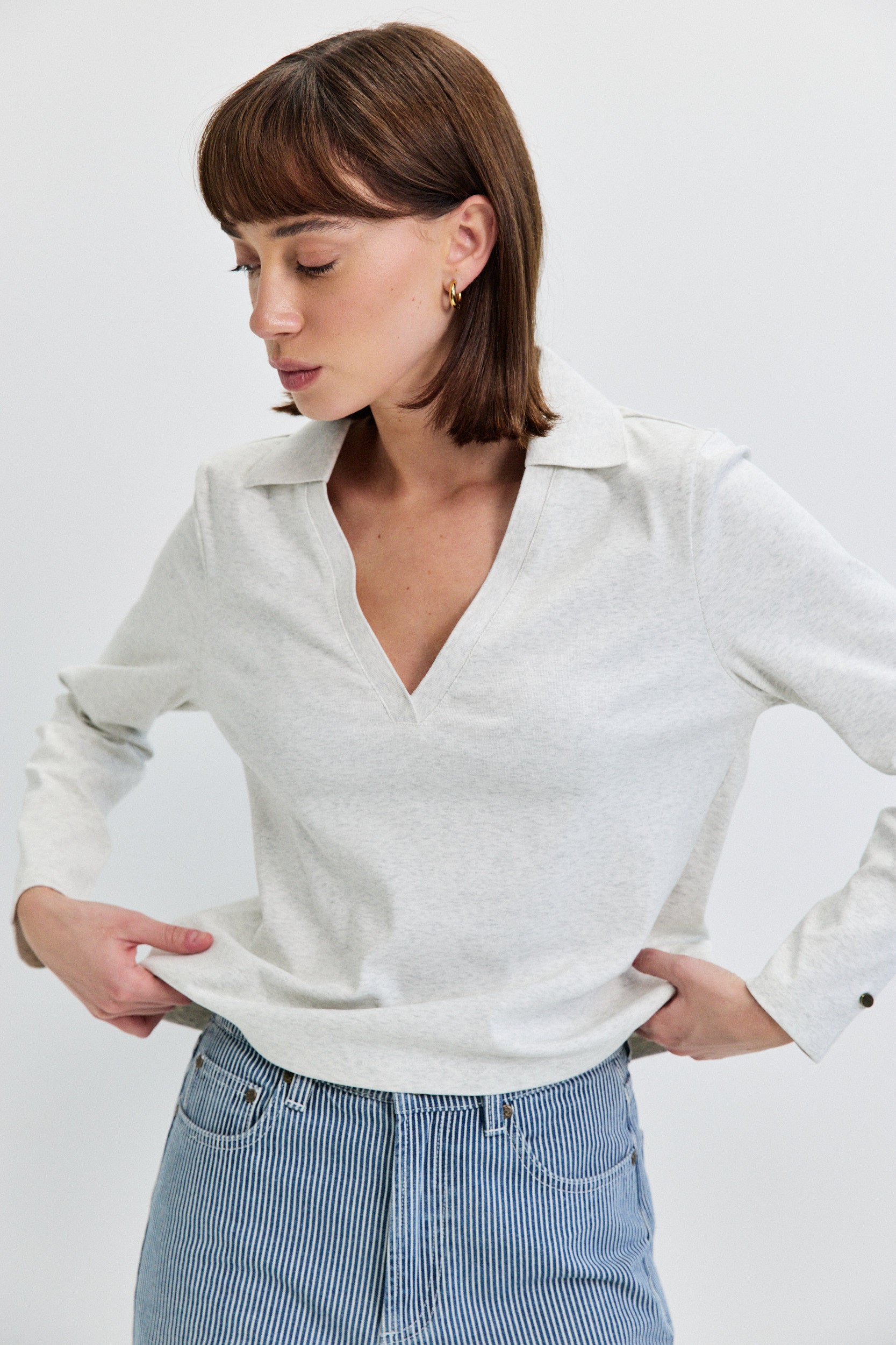 LONG SLEEVES V NECKLINE SHIRT