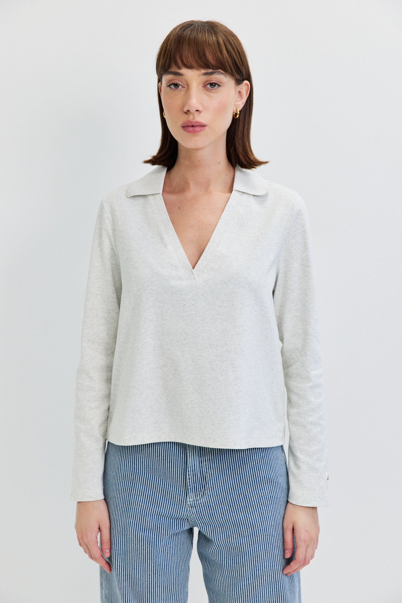 LONG SLEEVES V NECKLINE SHIRT