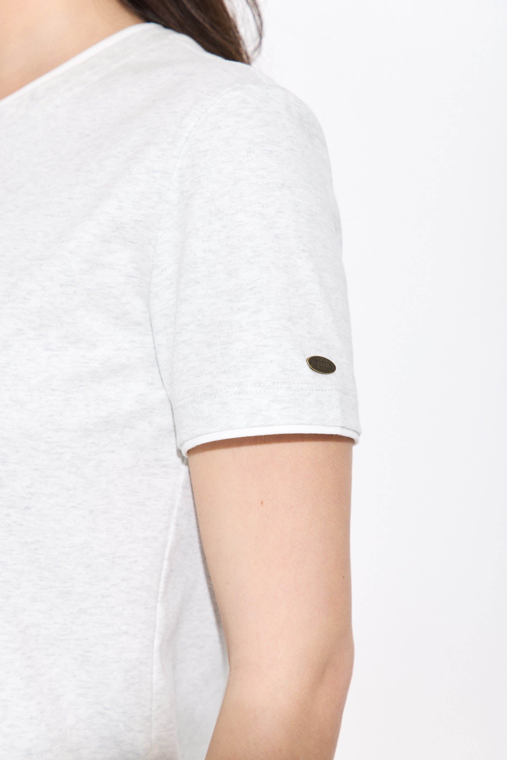 ASYMMETRIC COLLAR T