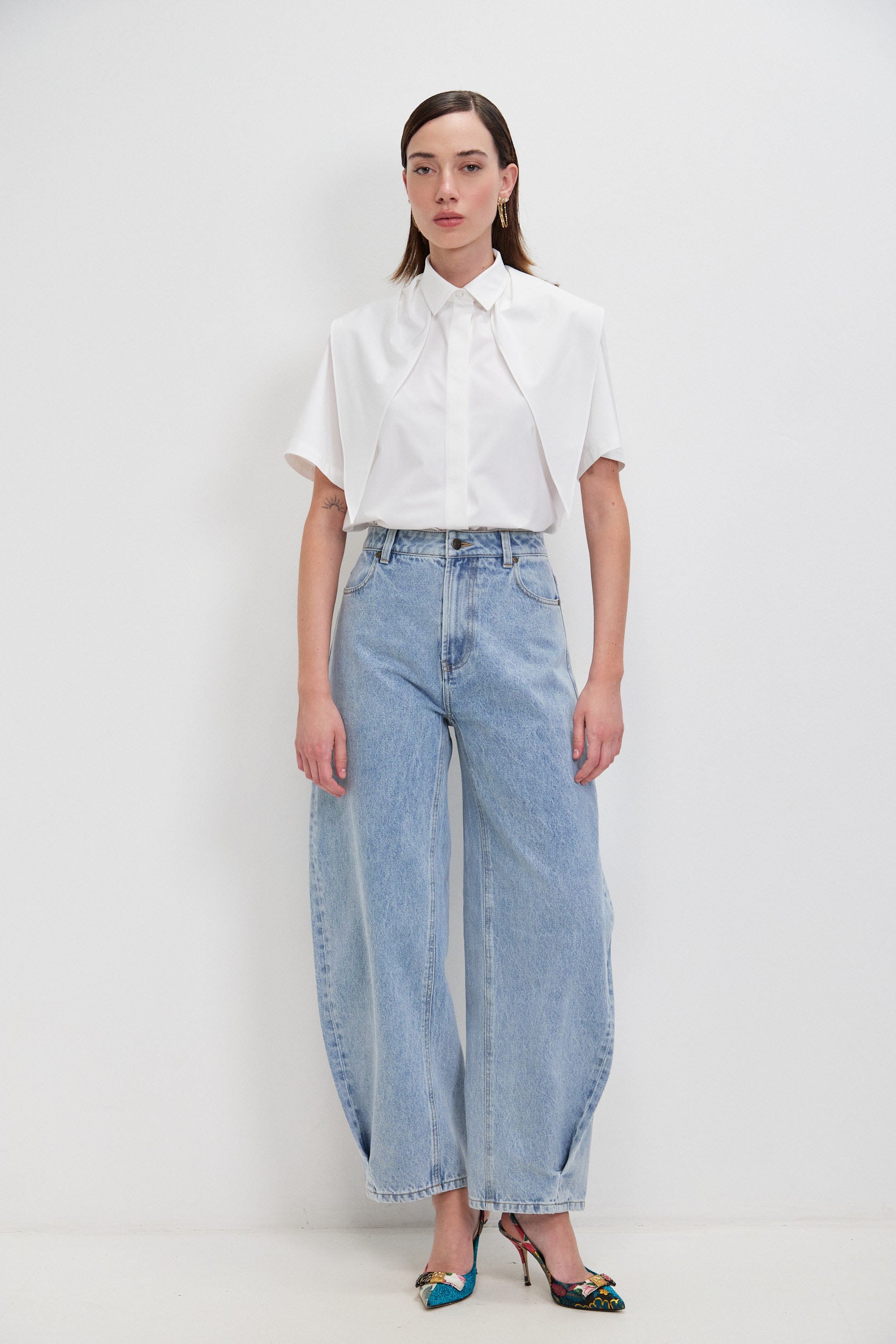 SHORT SLEEVES BUTTON SHIRT