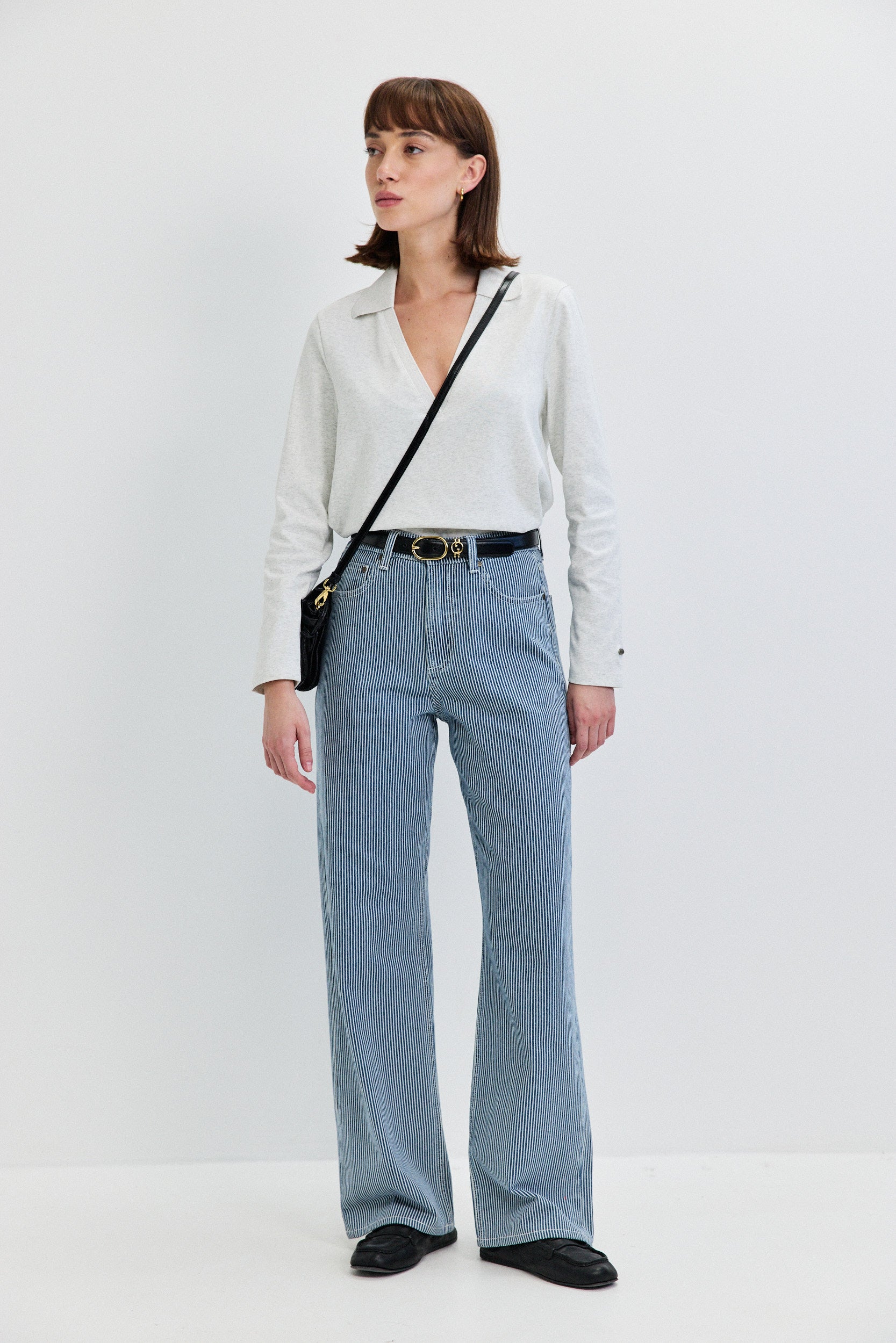 LONG SLEEVES V NECKLINE SHIRT