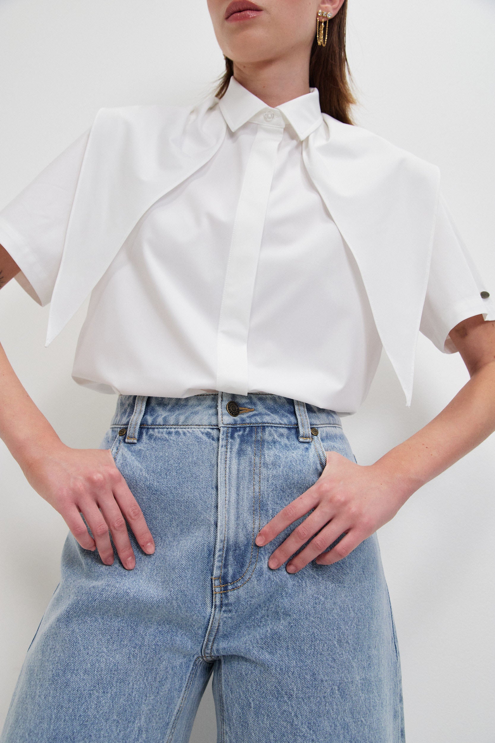 SHORT SLEEVES BUTTON SHIRT