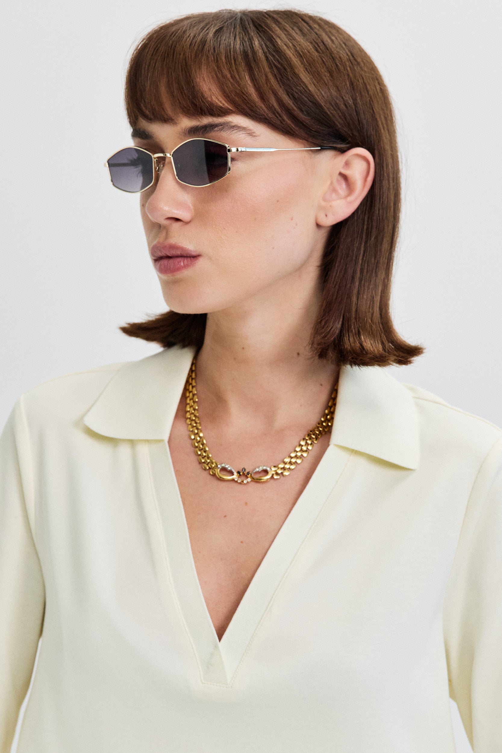 LONG SLEEVES V NECKLINE SHIRT