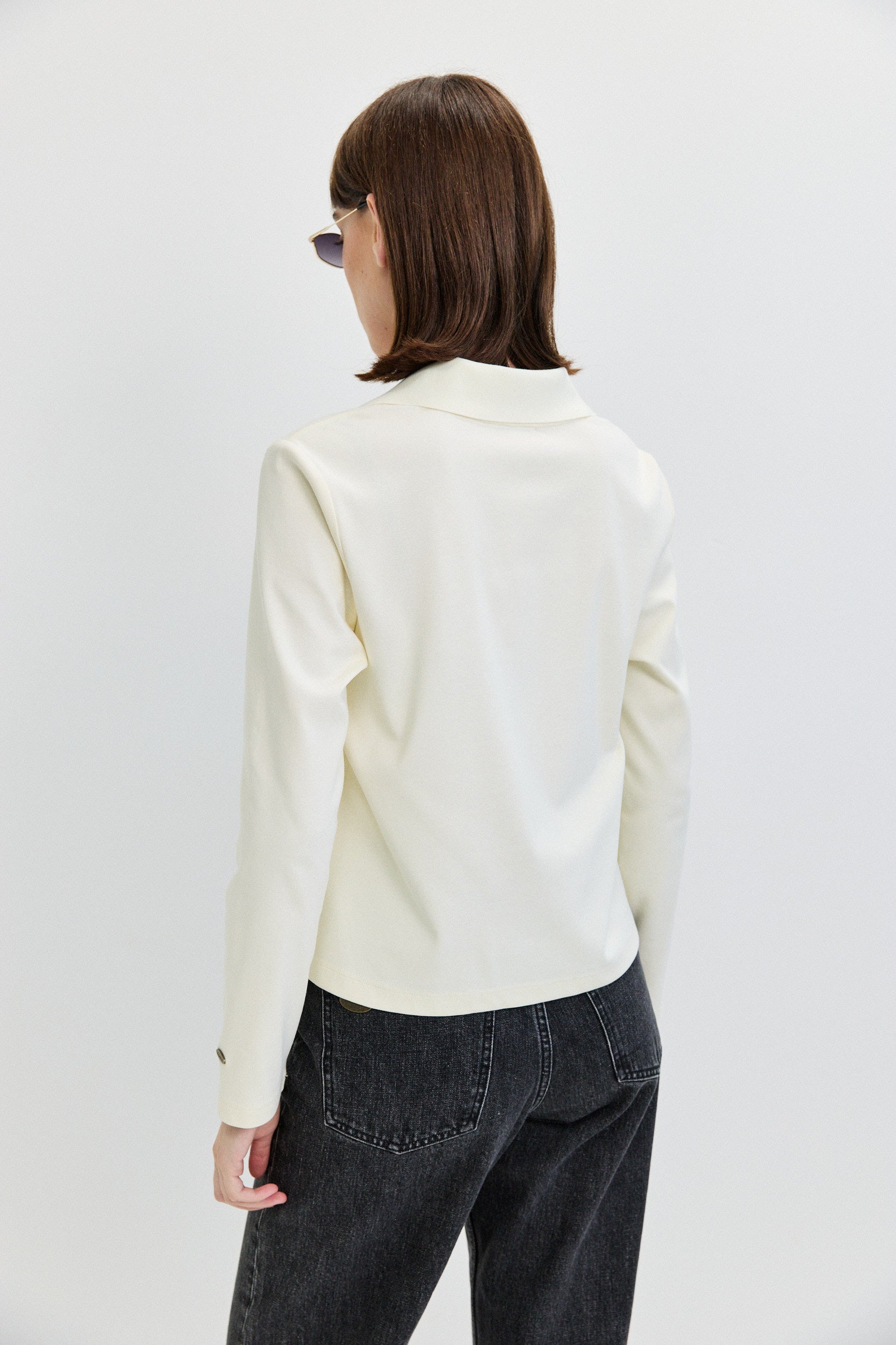 LONG SLEEVES V NECKLINE SHIRT
