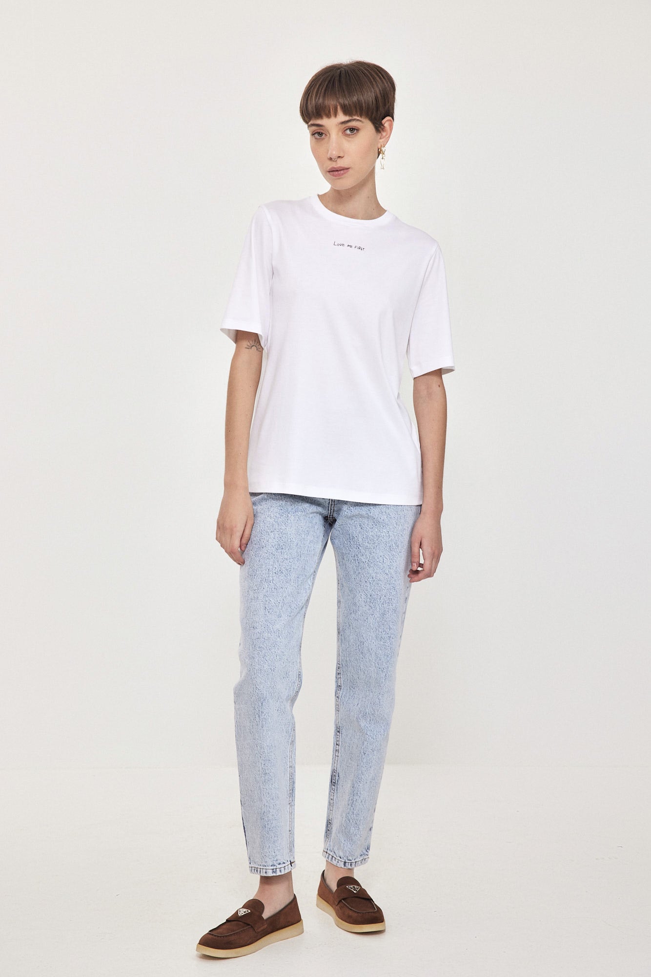 NO 10. MOM JEANS HIGH WAIST