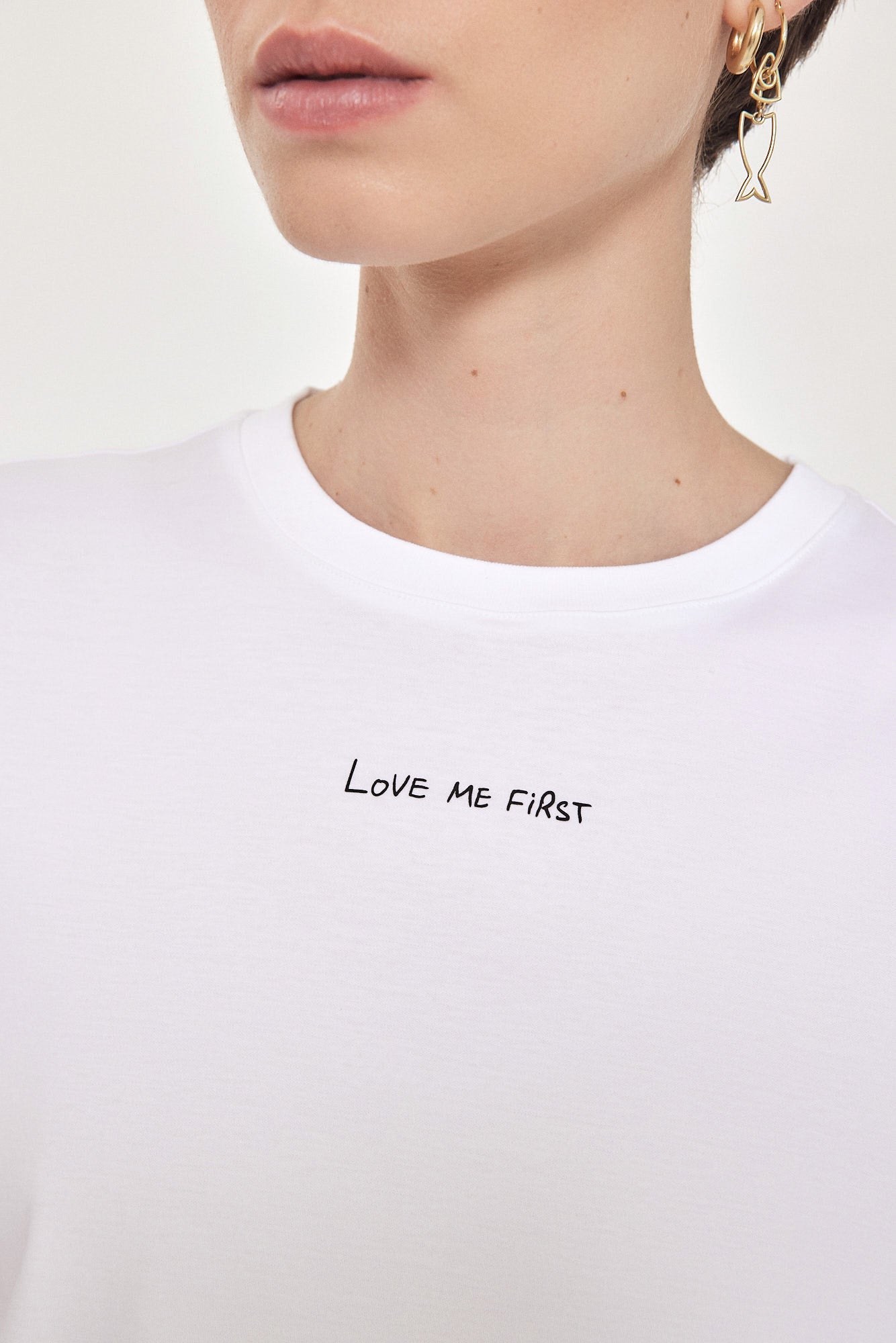 T SHIRT LOVE ME FIRST