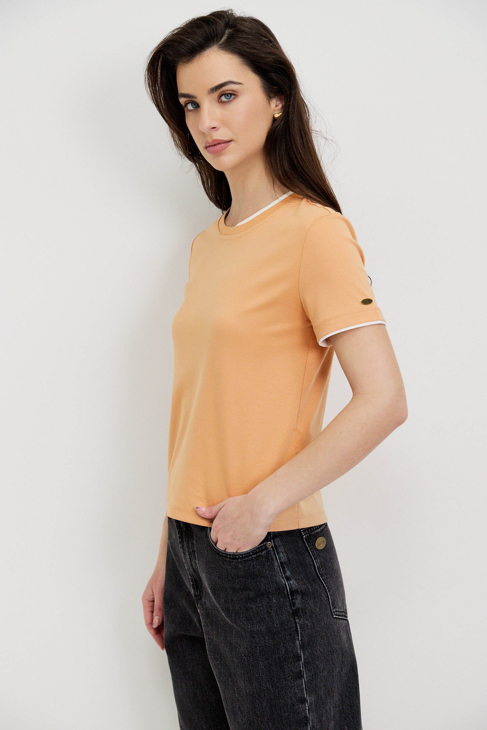 ASYMMETRIC COLLAR T