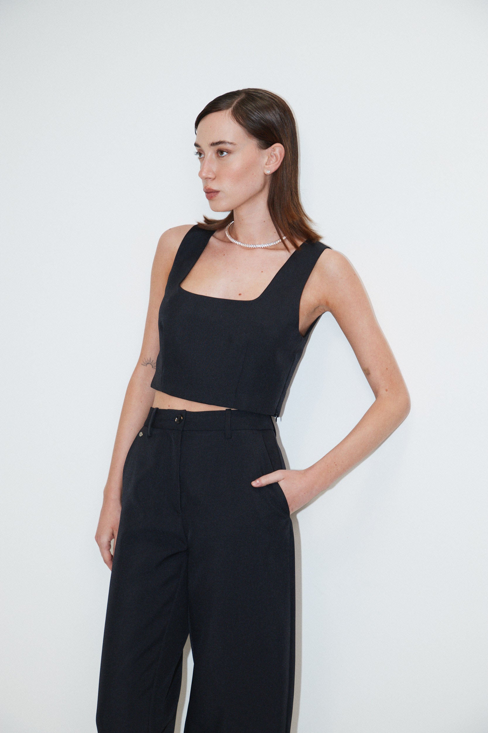 SQUARE CROP TOP