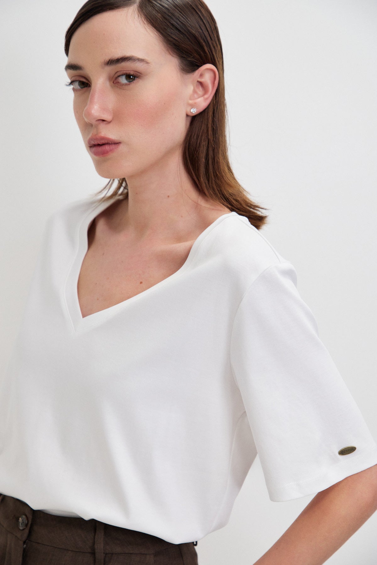 WOMEN V T-SHIRT