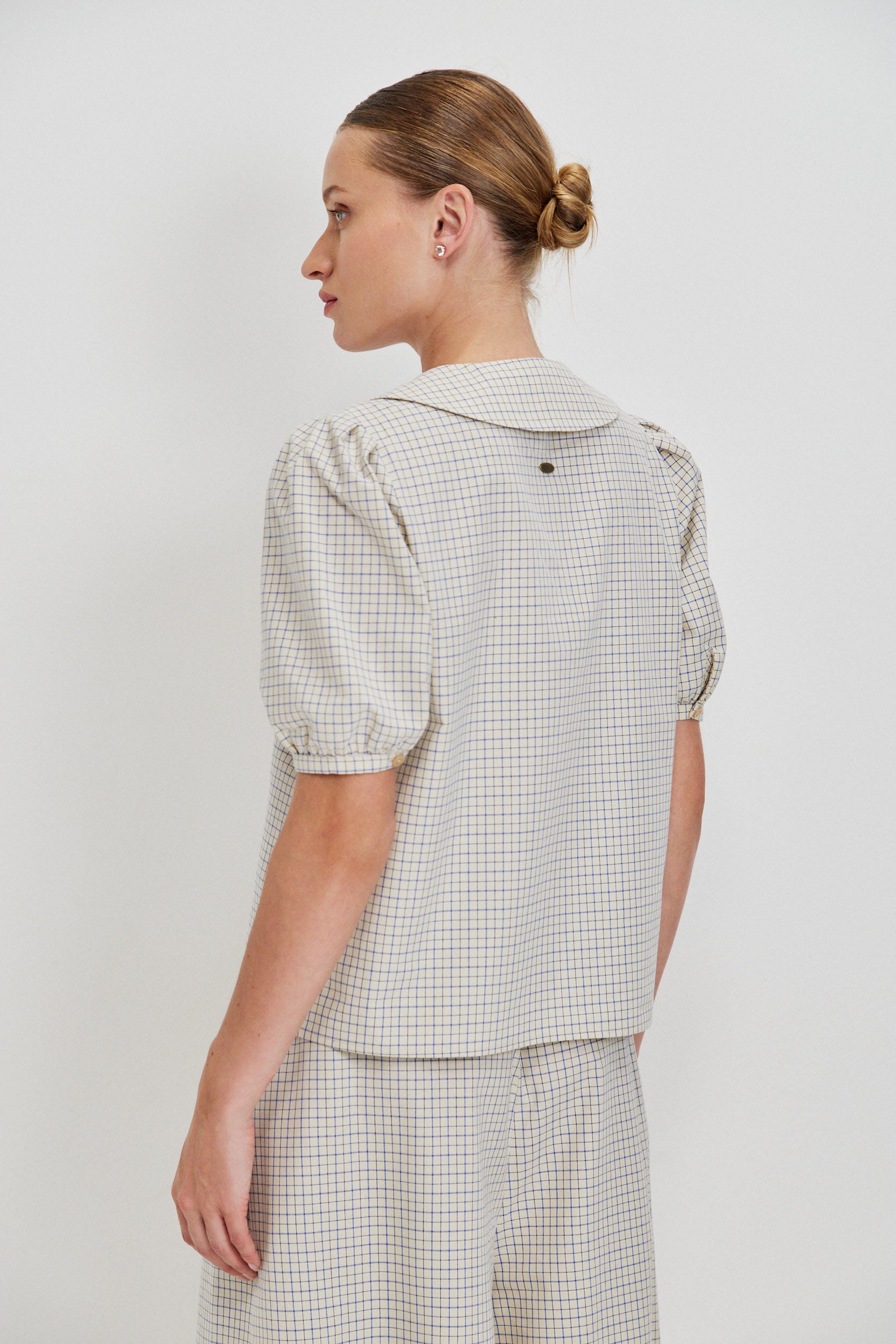V NECK BLOUSE