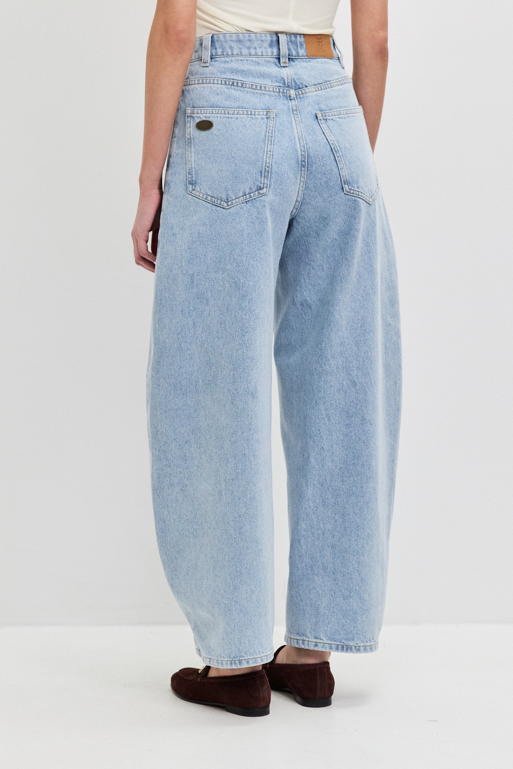 NO. 110 BALLOON JEANS