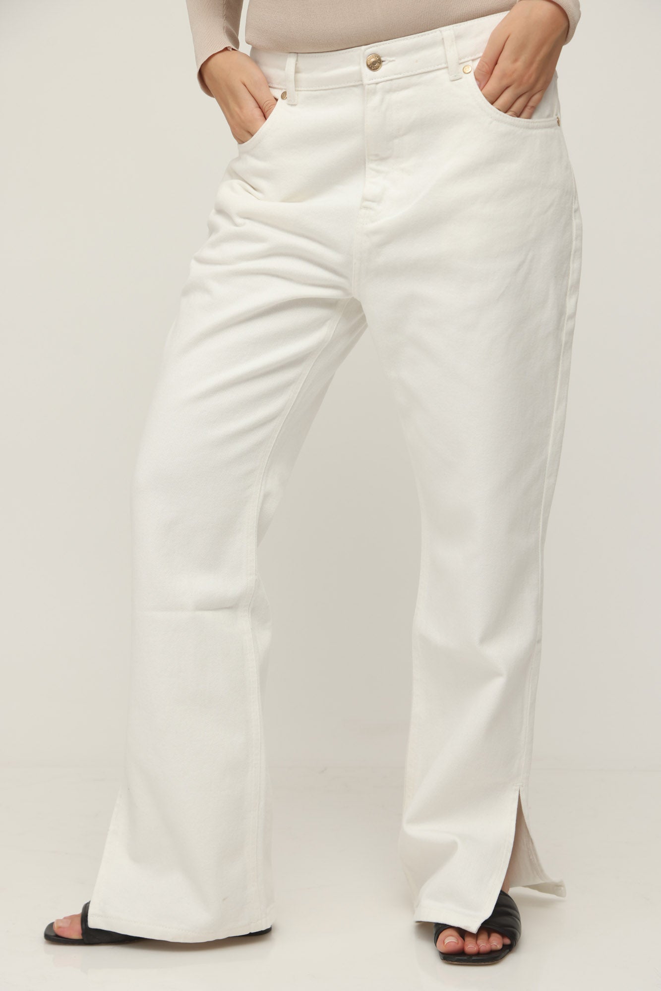 HIGH WAIST LEG SLIT DENIM