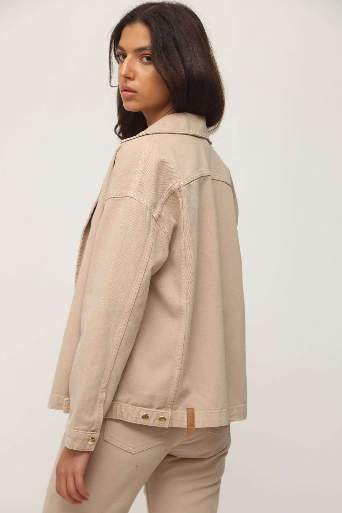 DENIM JACKET HIDDEN SNAPS