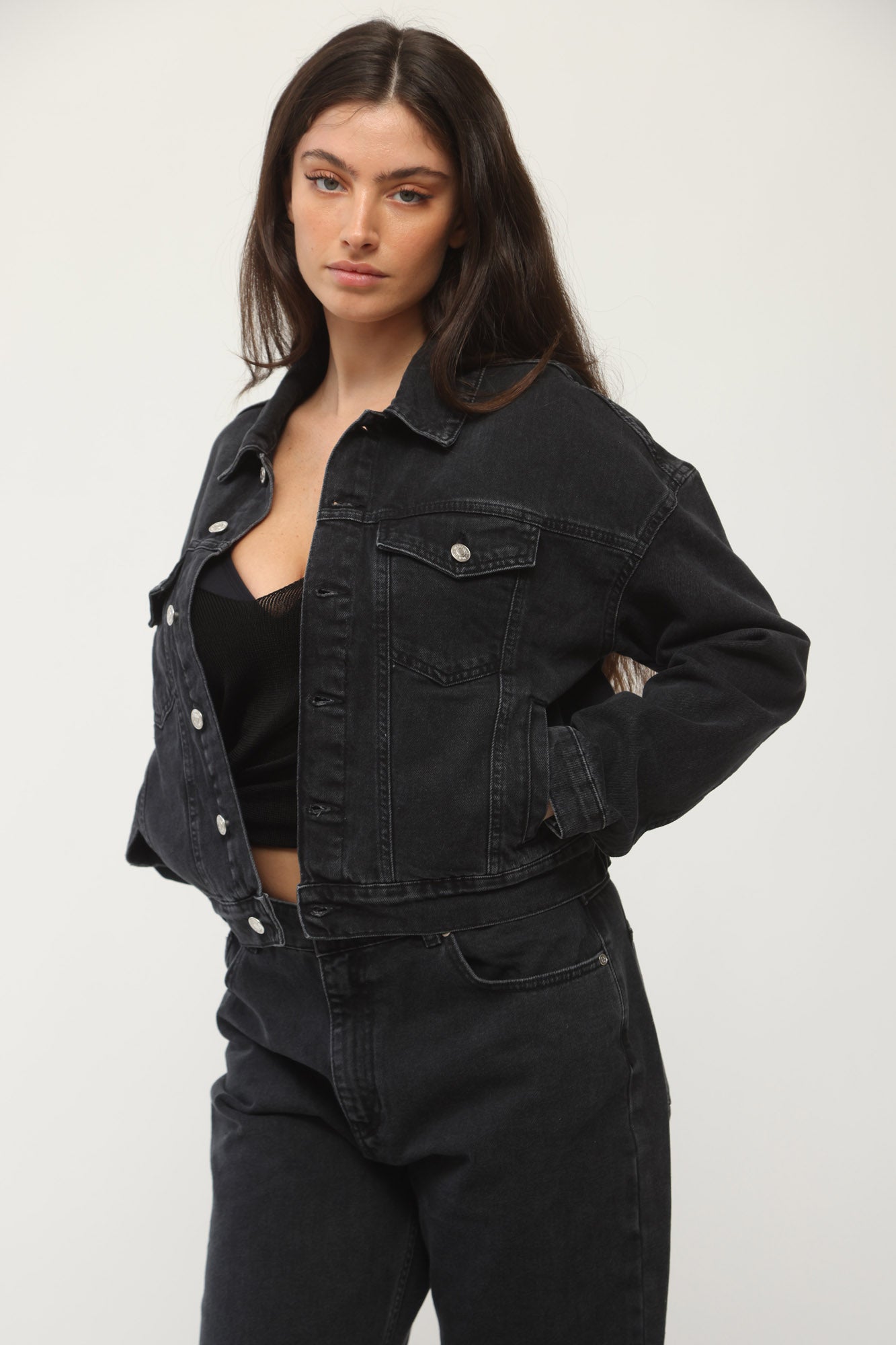 CROPPED DENIM JACKET