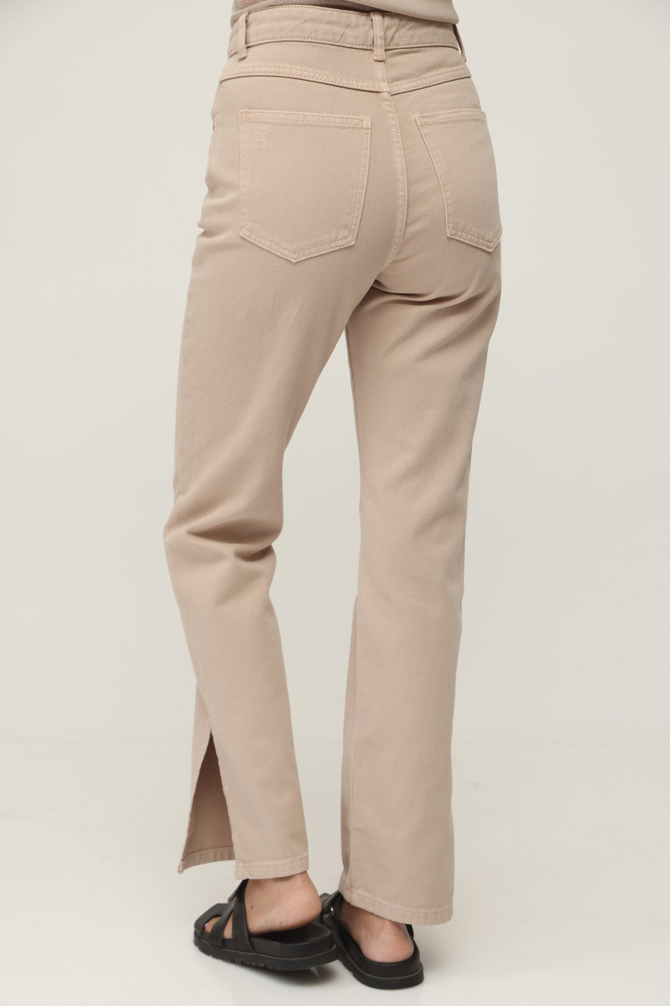 HIGH WAIST LEG SLIT DENIM