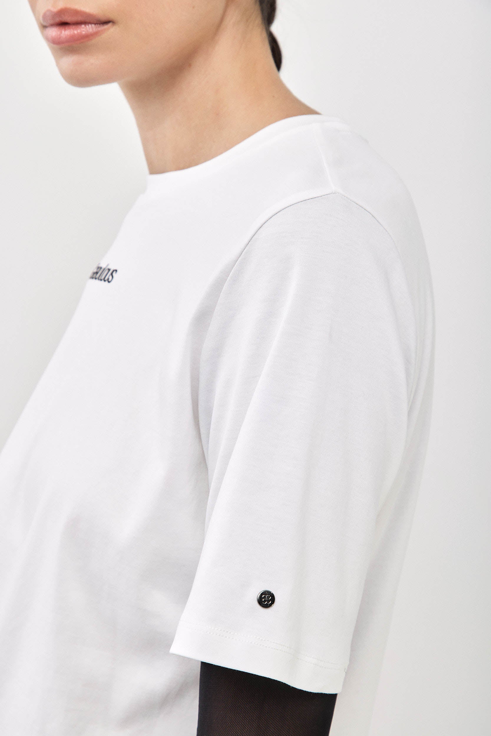 USTABELLE TULLE SLEEVE