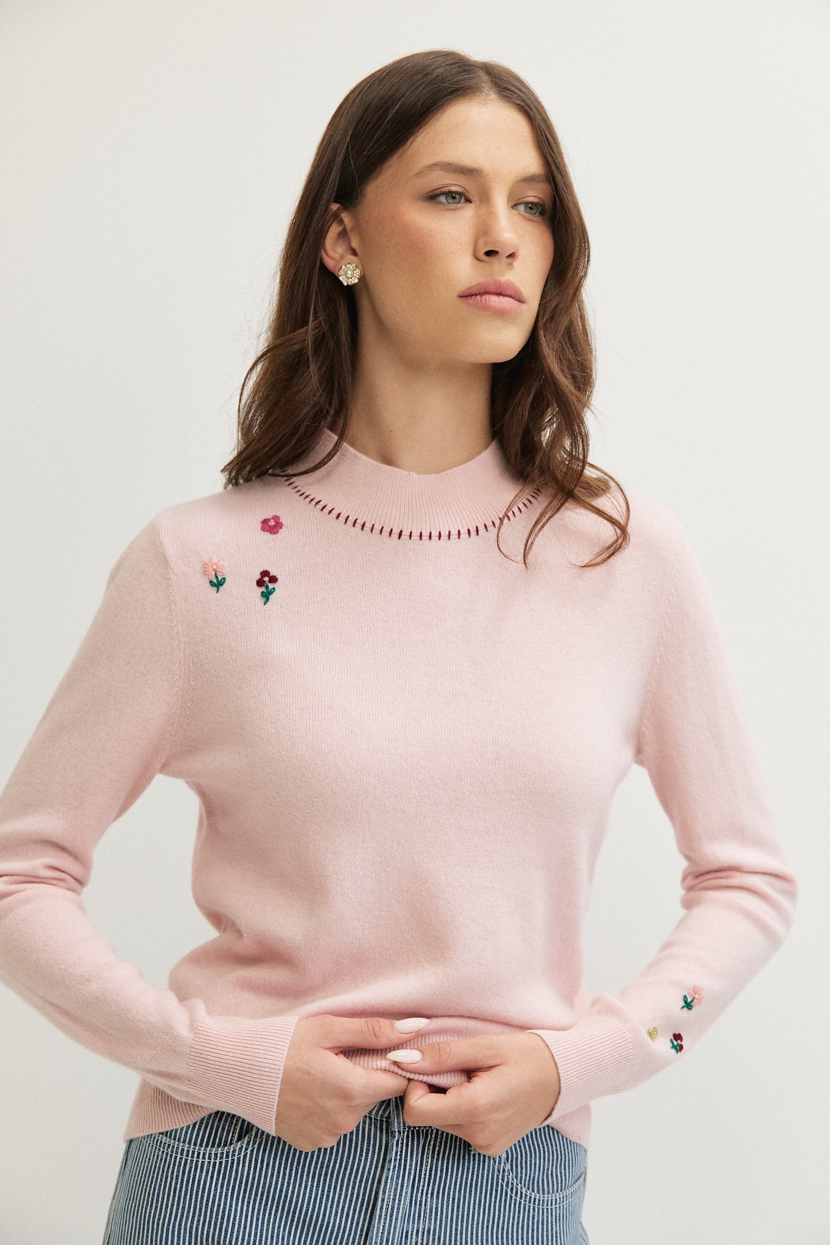 THIN WOOL FLOWER EMB KNITWEAR