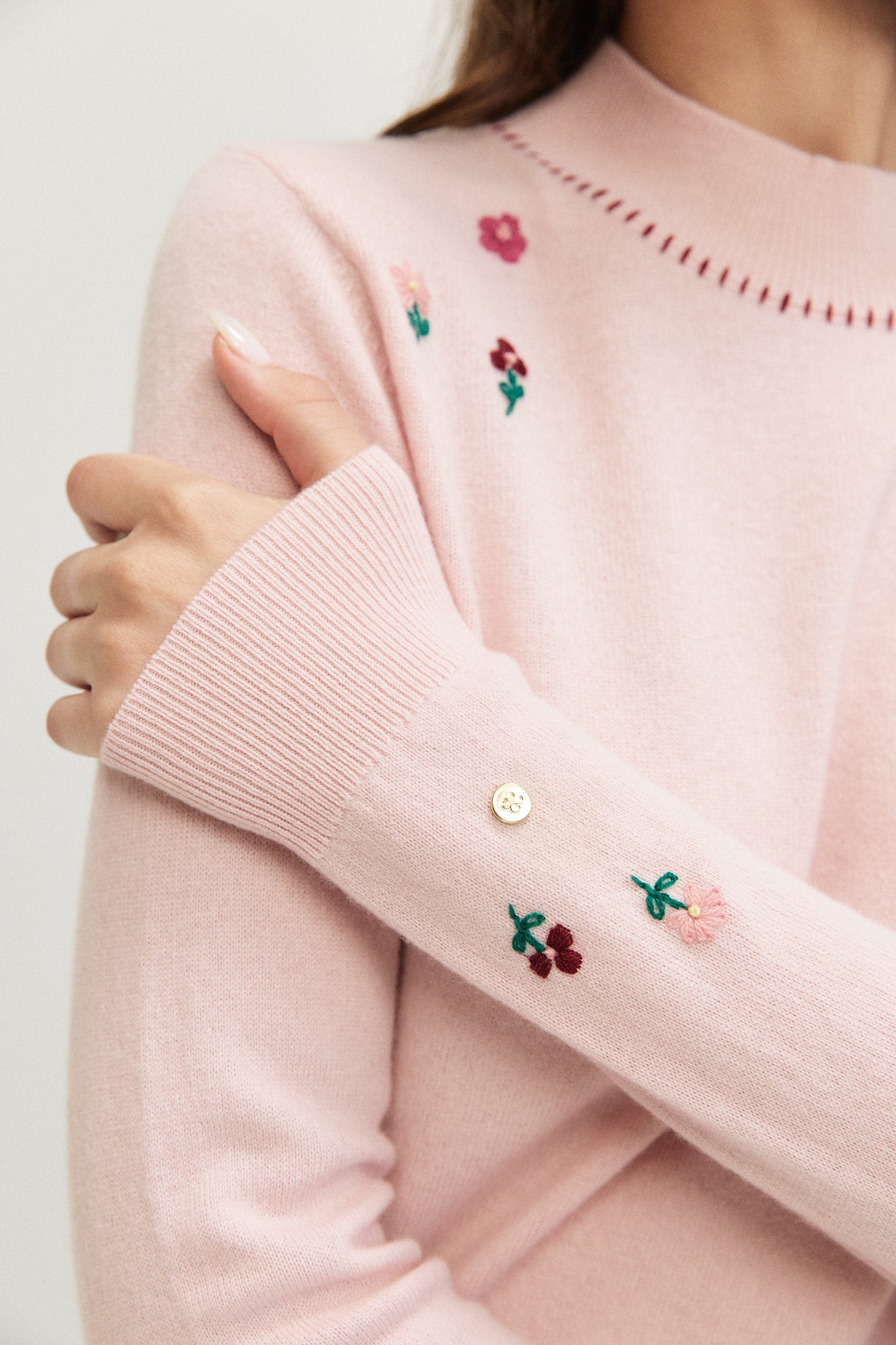 THIN WOOL FLOWER EMB KNITWEAR