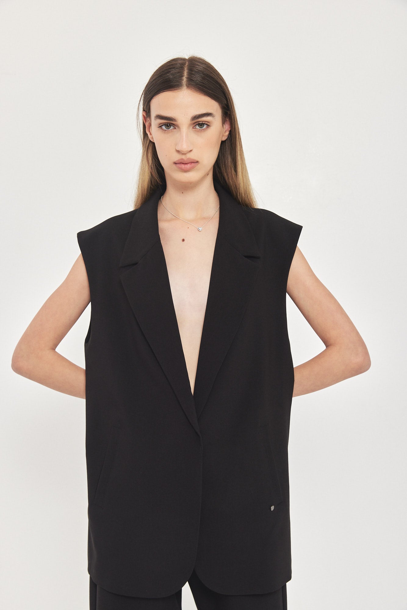 CLASSIC VEST