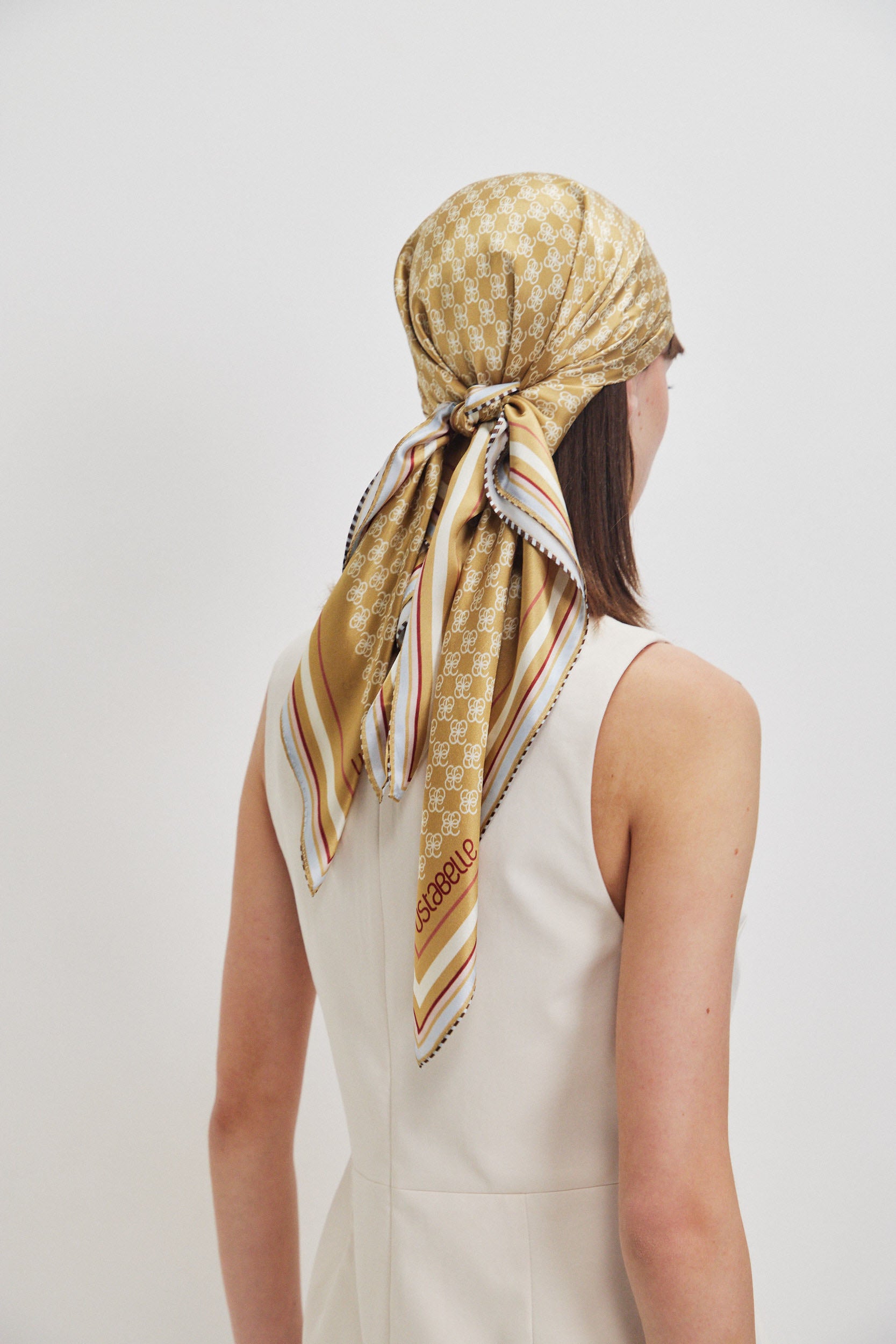 SILK SCARF MEDIUM