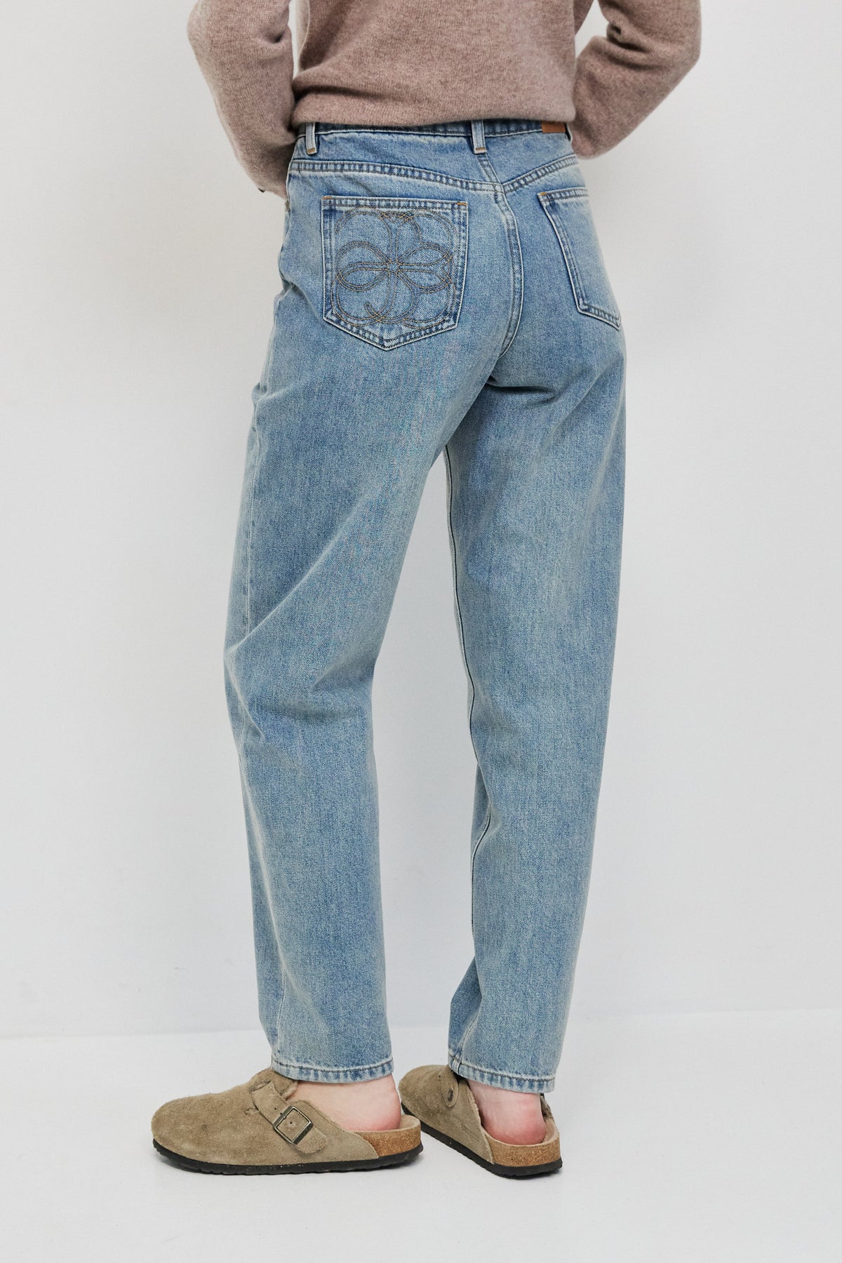 NO. 120 CASUAL STRAIGHT LEG