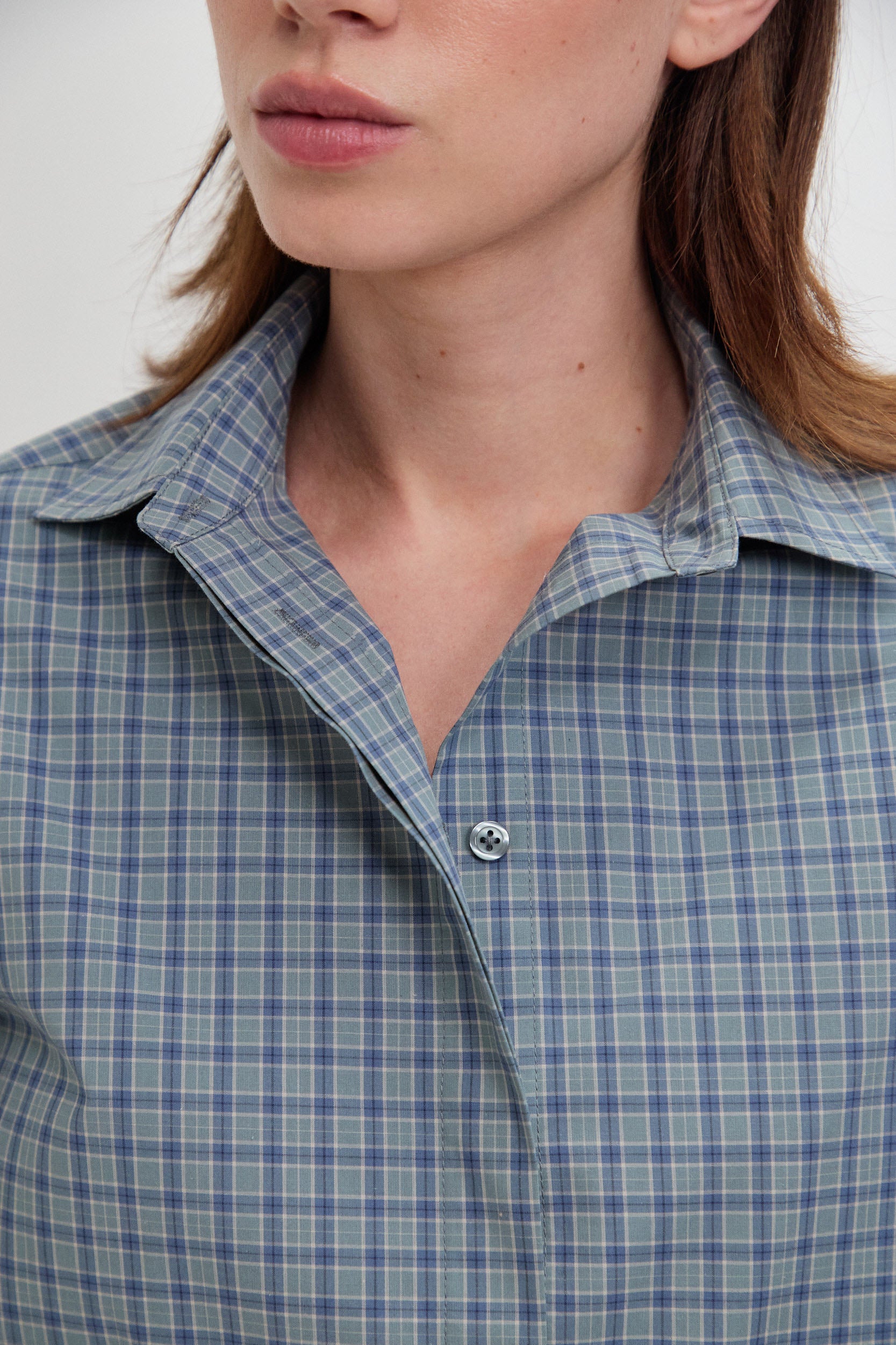 SHORT SLEEVES BUTTON SHIRT