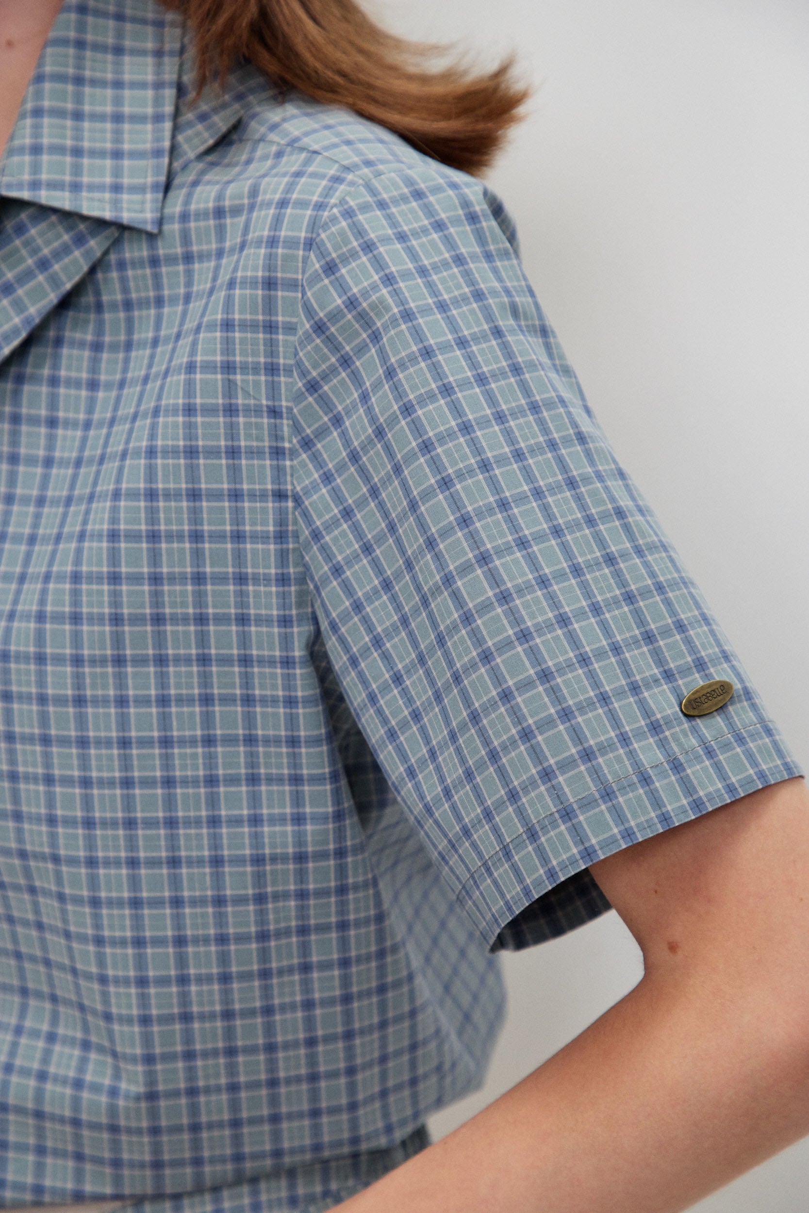 SHORT SLEEVES BUTTON SHIRT