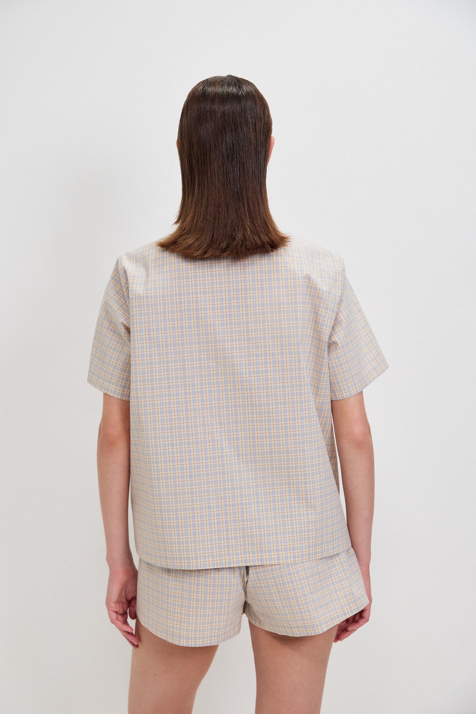 SHORT SLEEVES BUTTON SHIRT