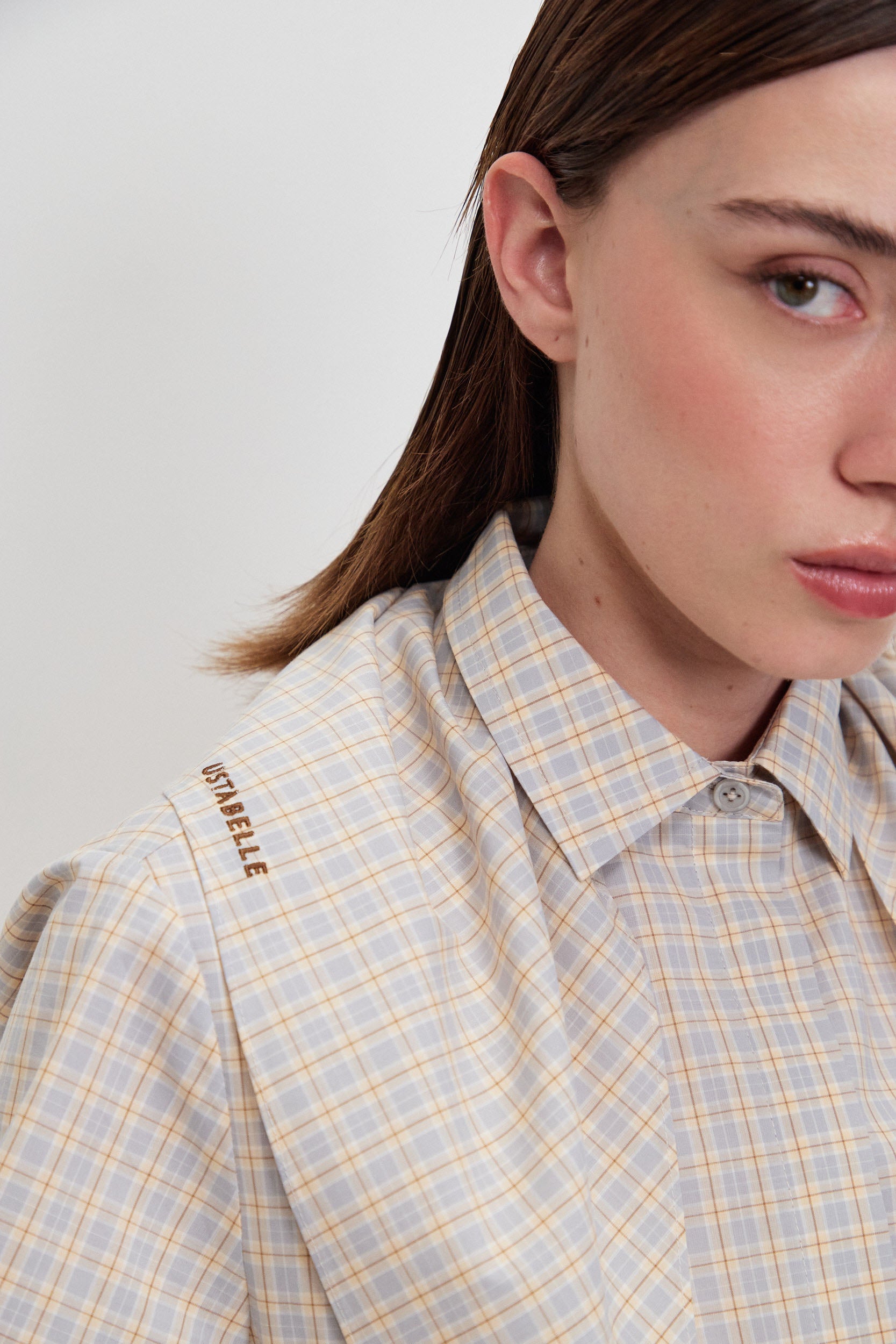 SHORT SLEEVES BUTTON SHIRT