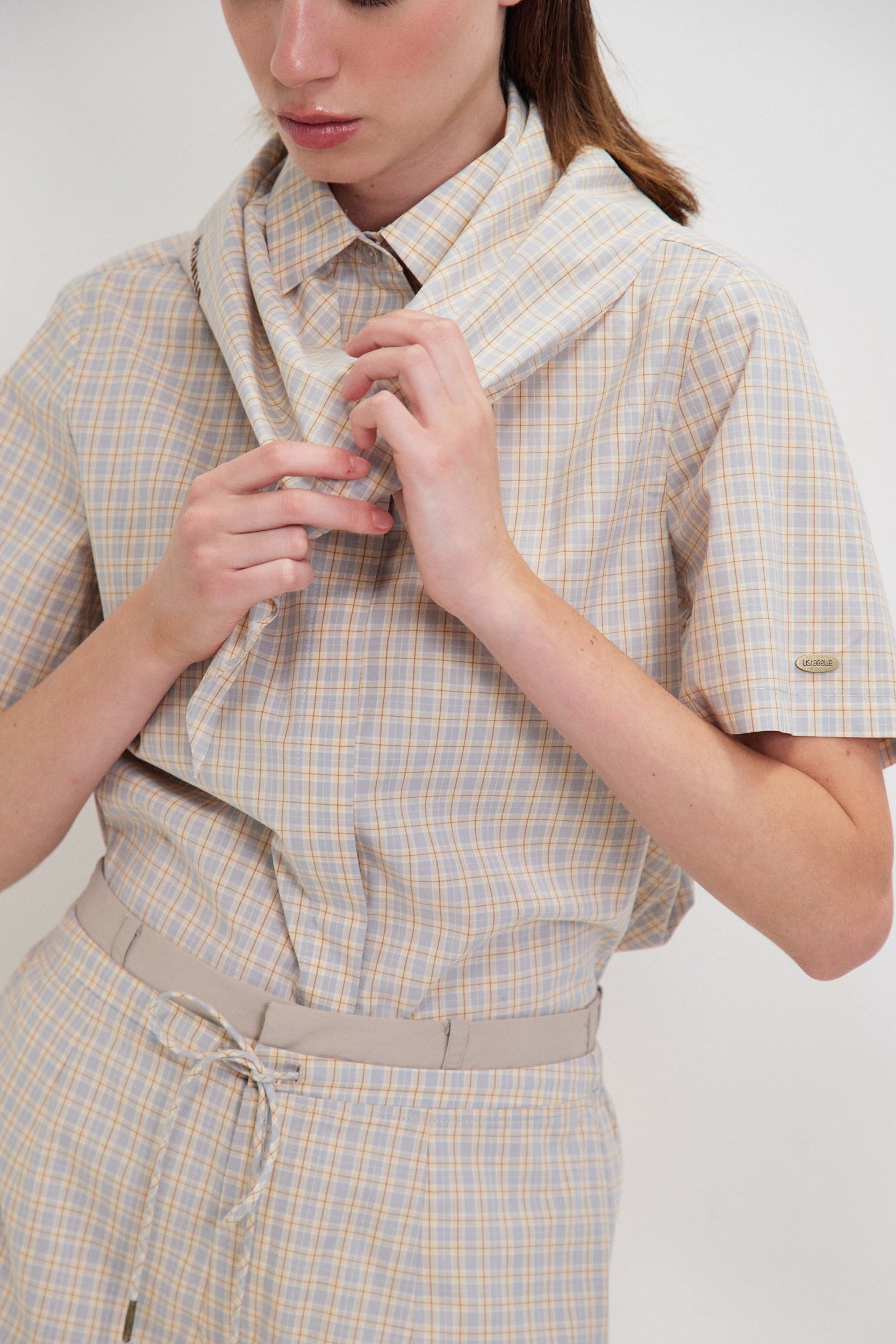 SHORT SLEEVES BUTTON SHIRT