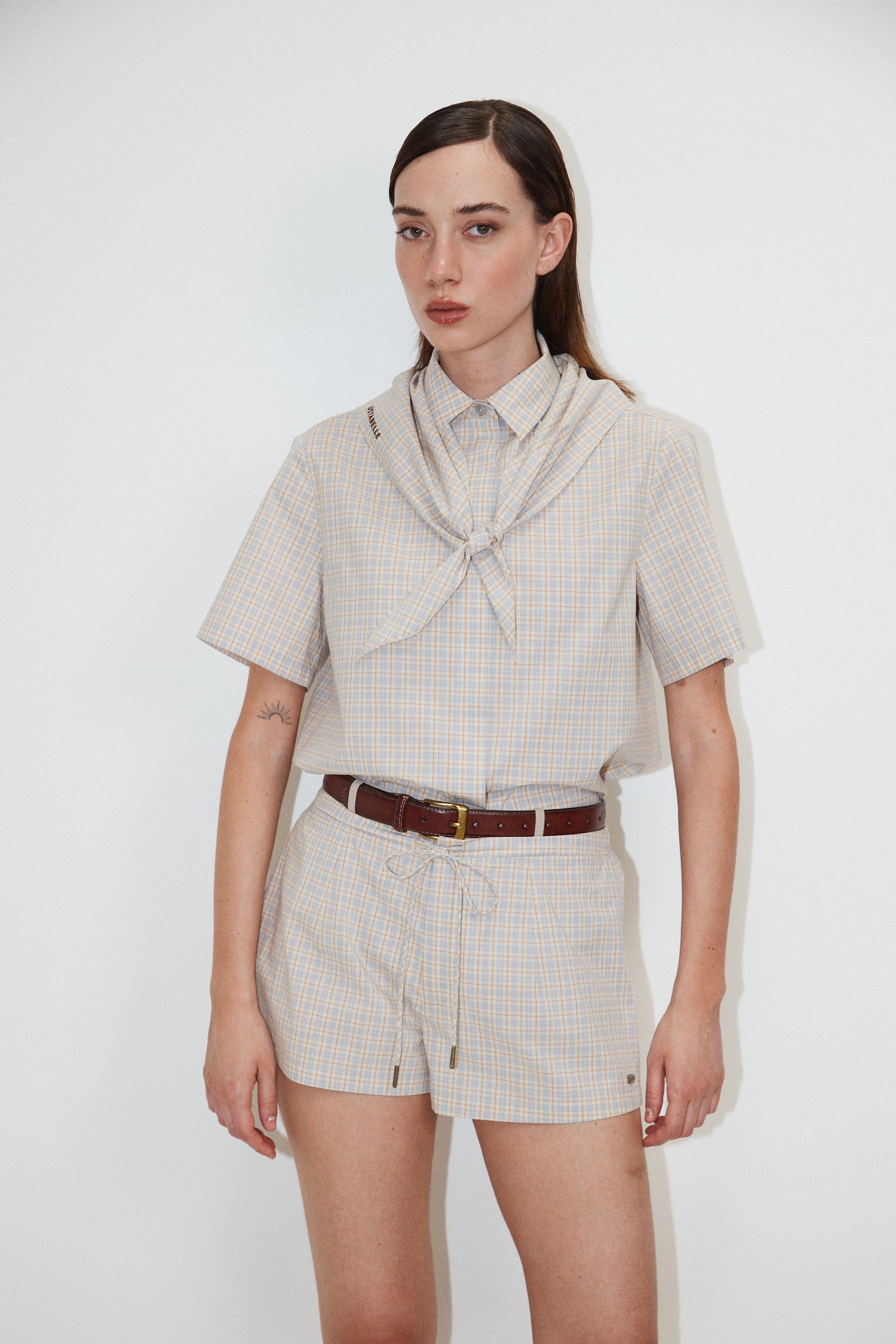 SHORT SLEEVES BUTTON SHIRT