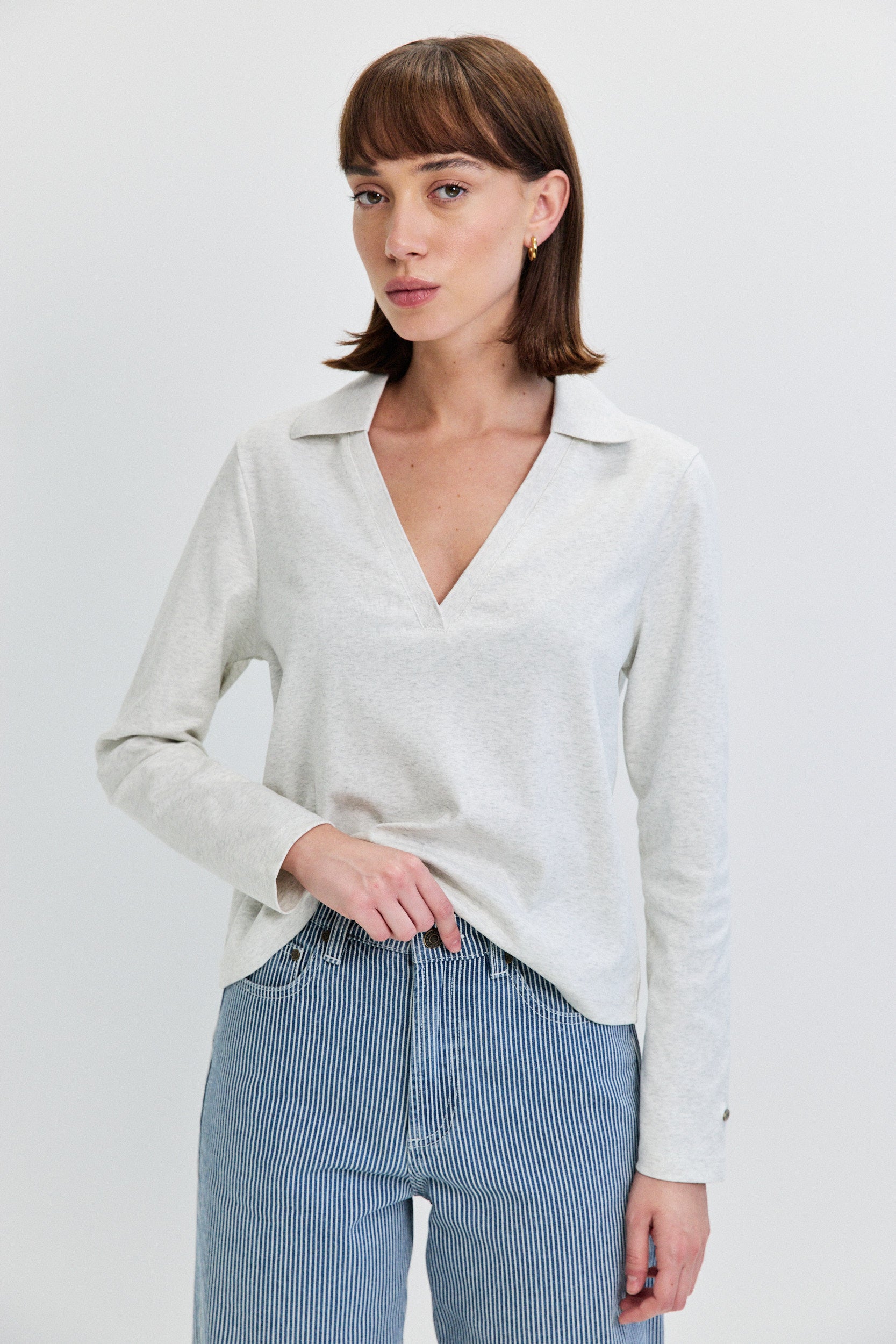 LONG SLEEVES V NECKLINE SHIRT