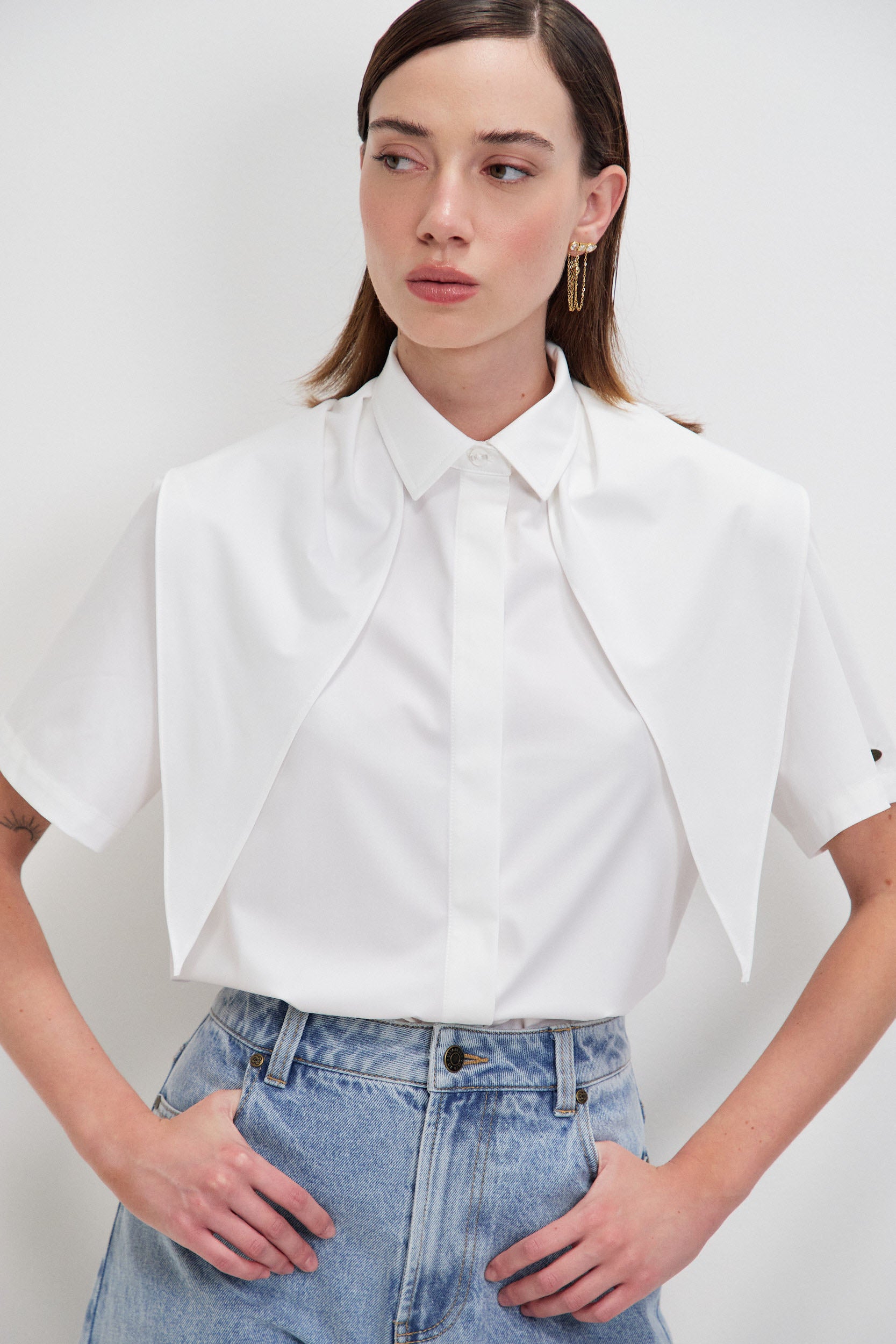 SHORT SLEEVES BUTTON SHIRT