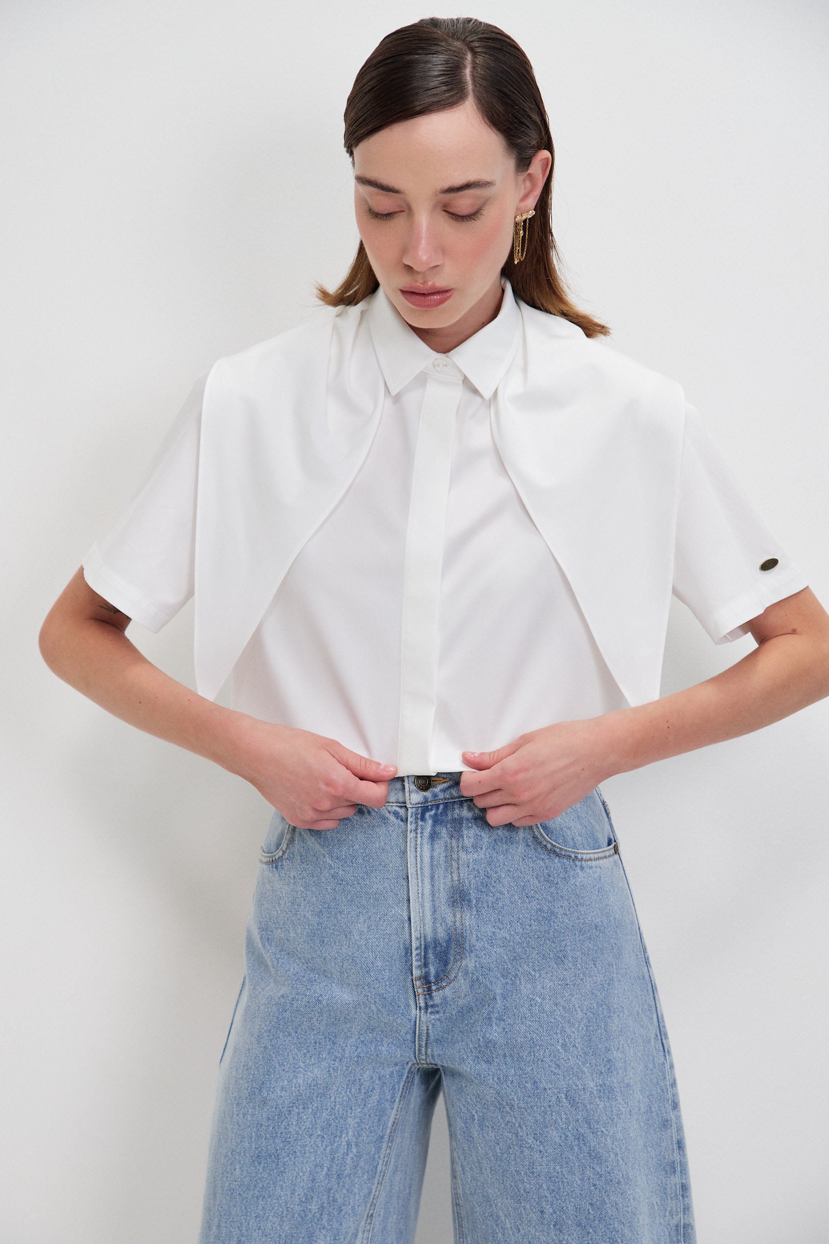 SHORT SLEEVES BUTTON SHIRT