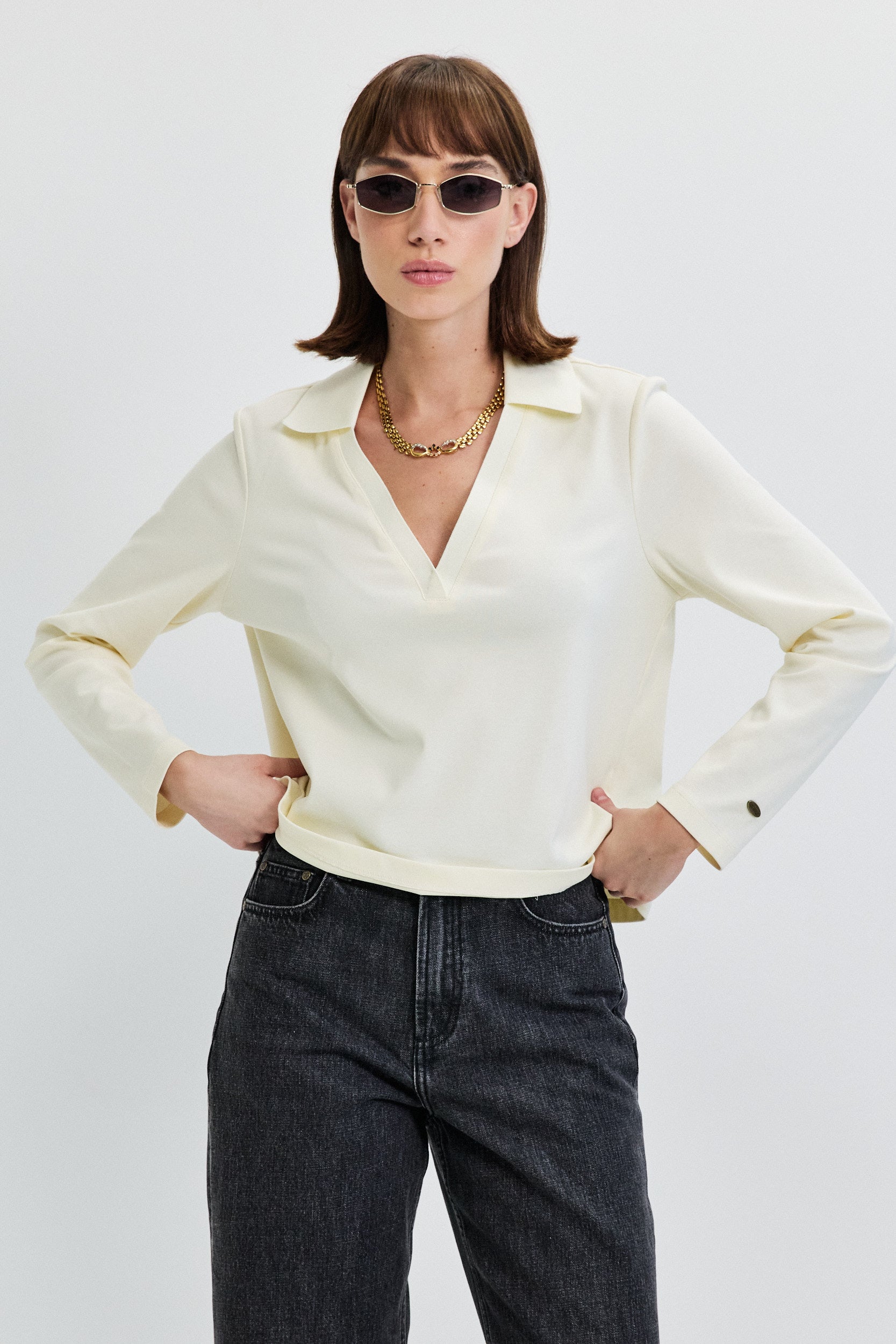 LONG SLEEVES V NECKLINE SHIRT