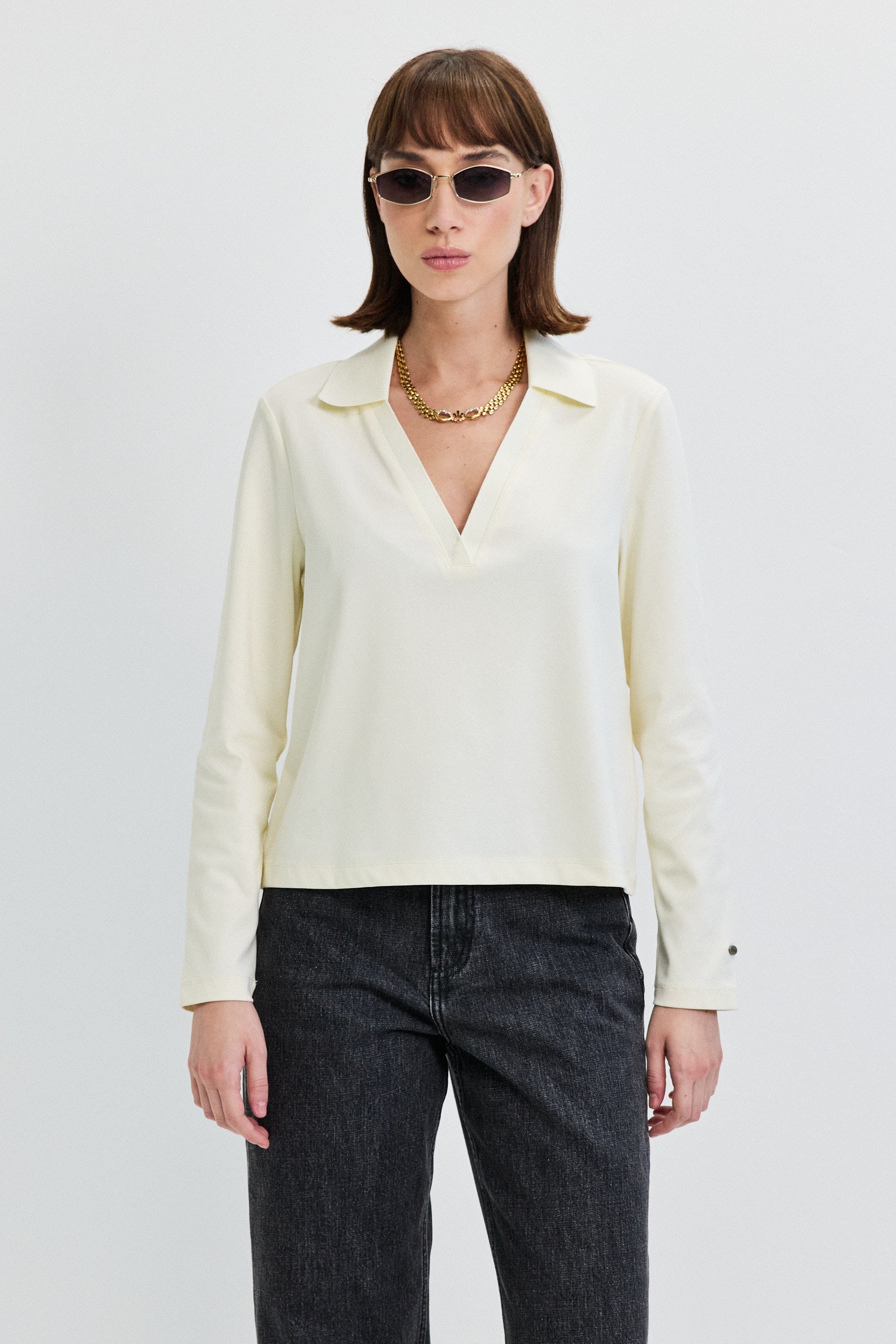 LONG SLEEVES V NECKLINE SHIRT