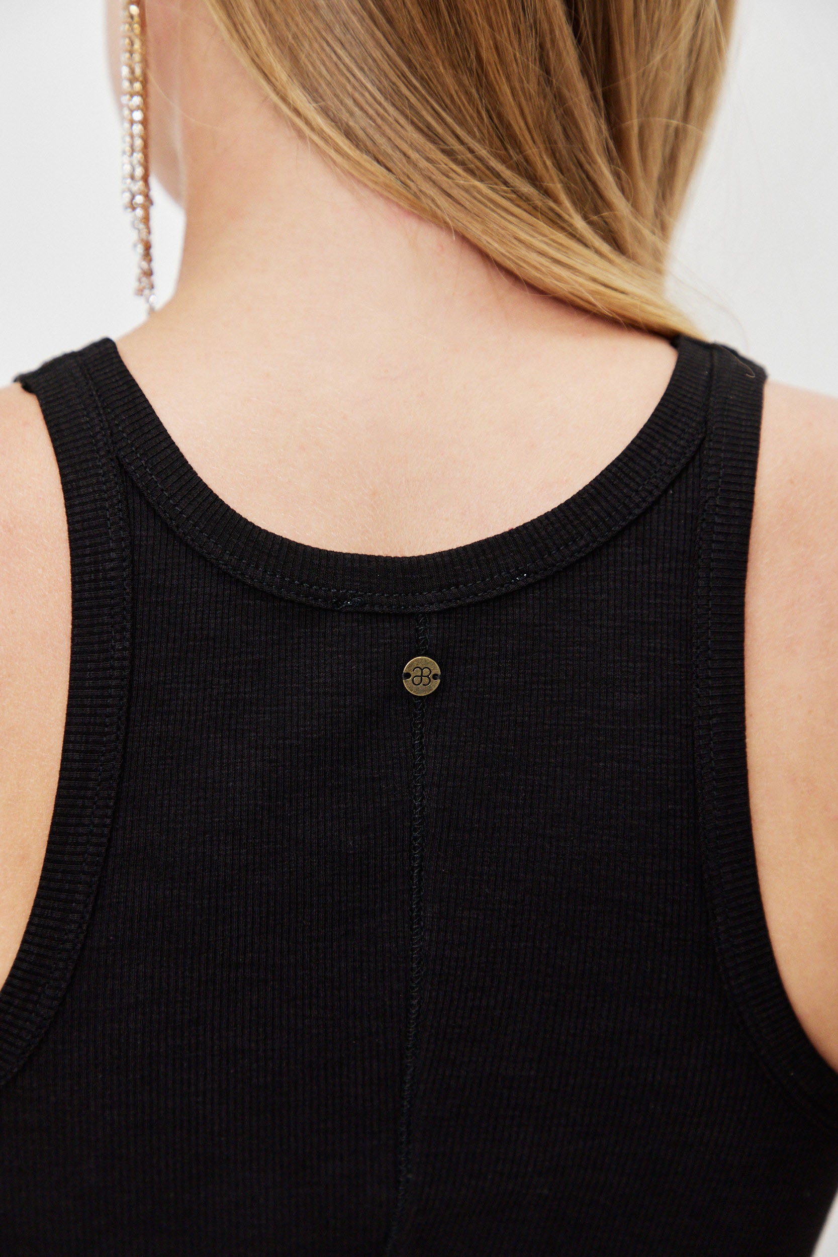 FITTED TANK TOP