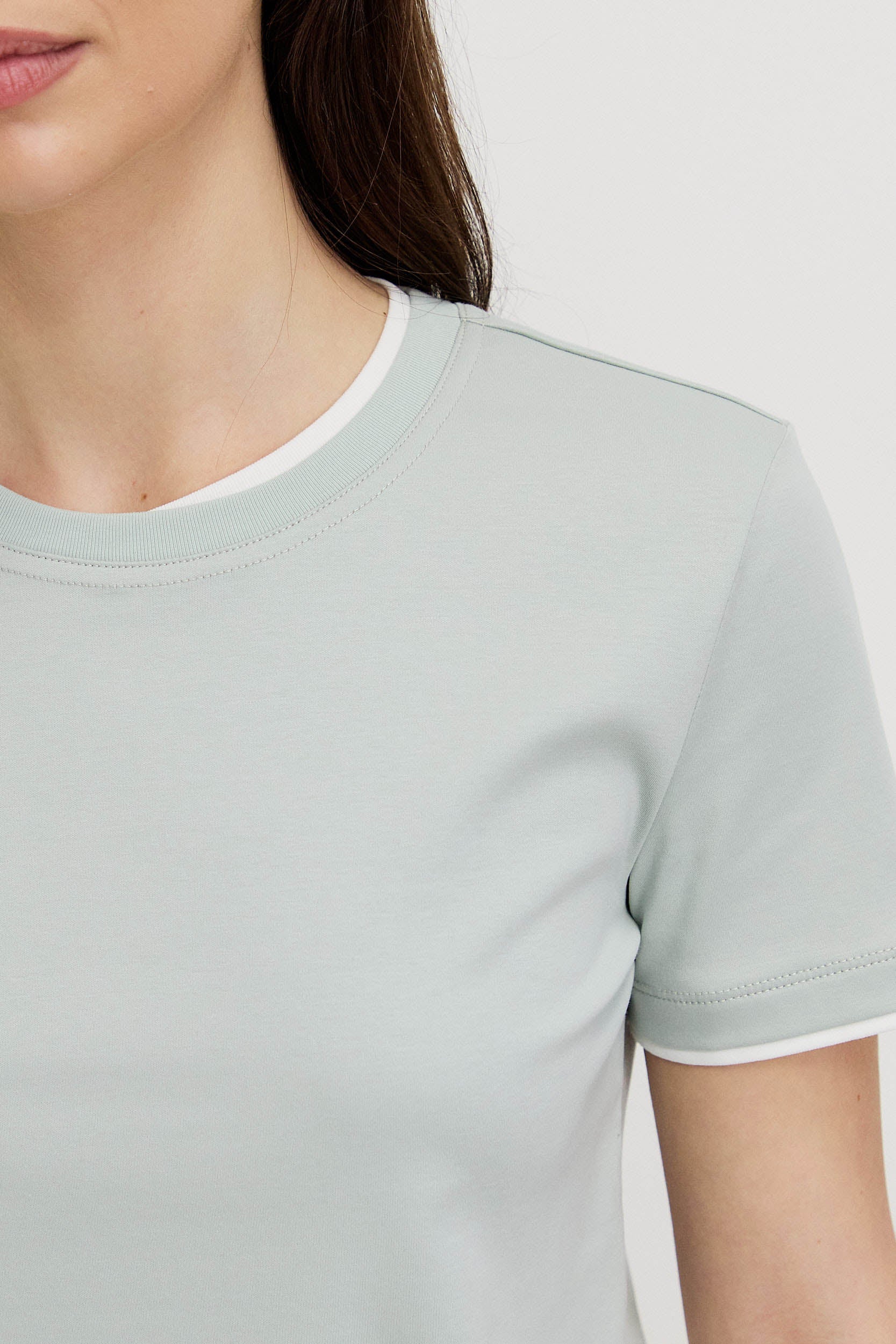 ASYMMETRIC COLLAR T
