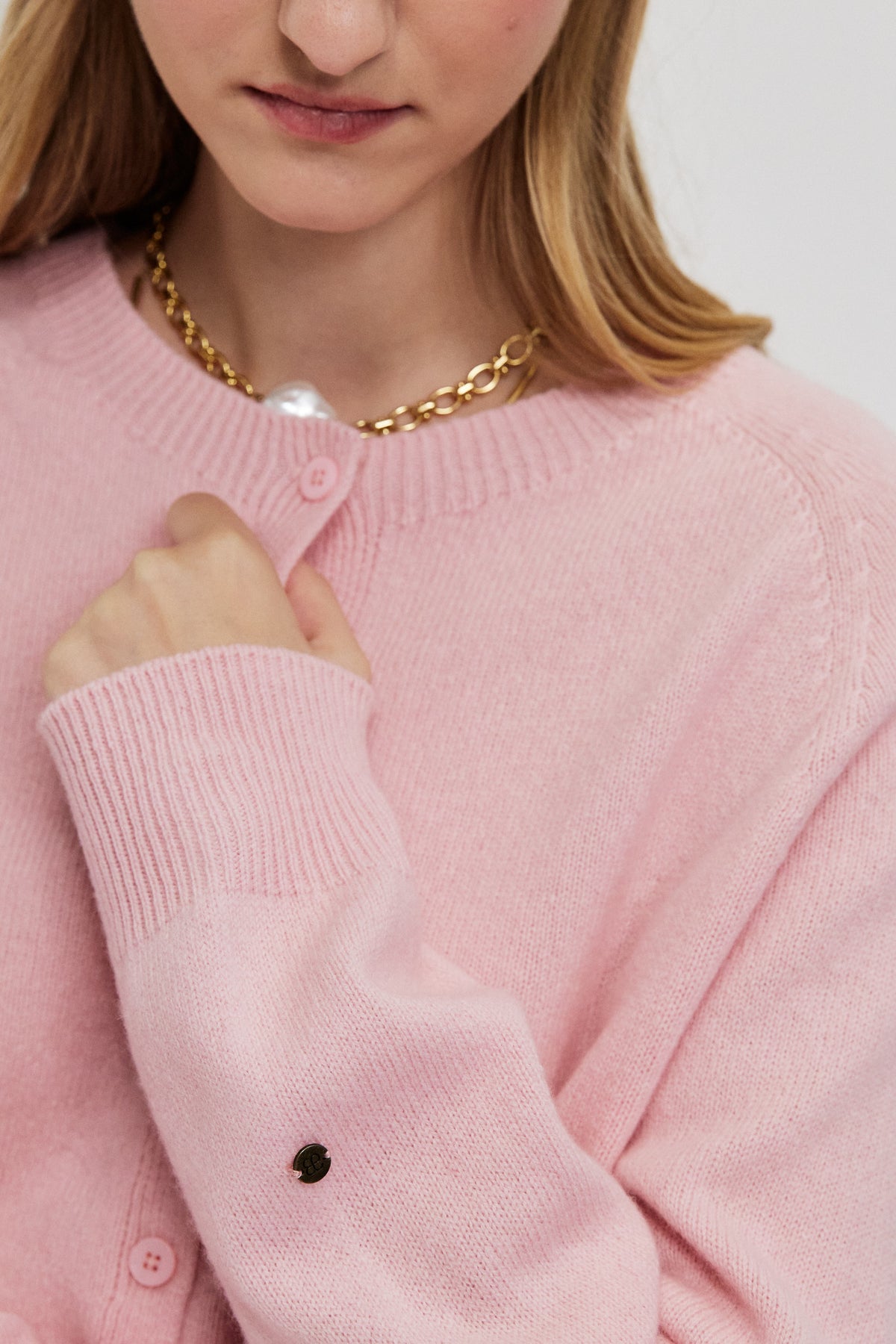 BUTTON CARDIGAN