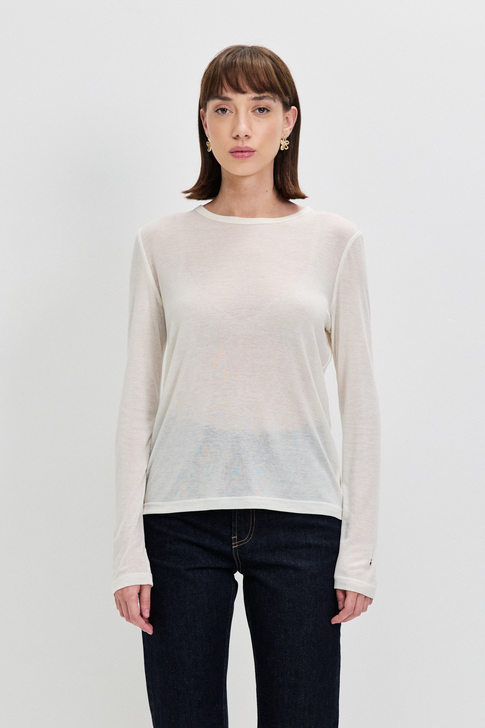 BACK CUT LONG SLEEVES