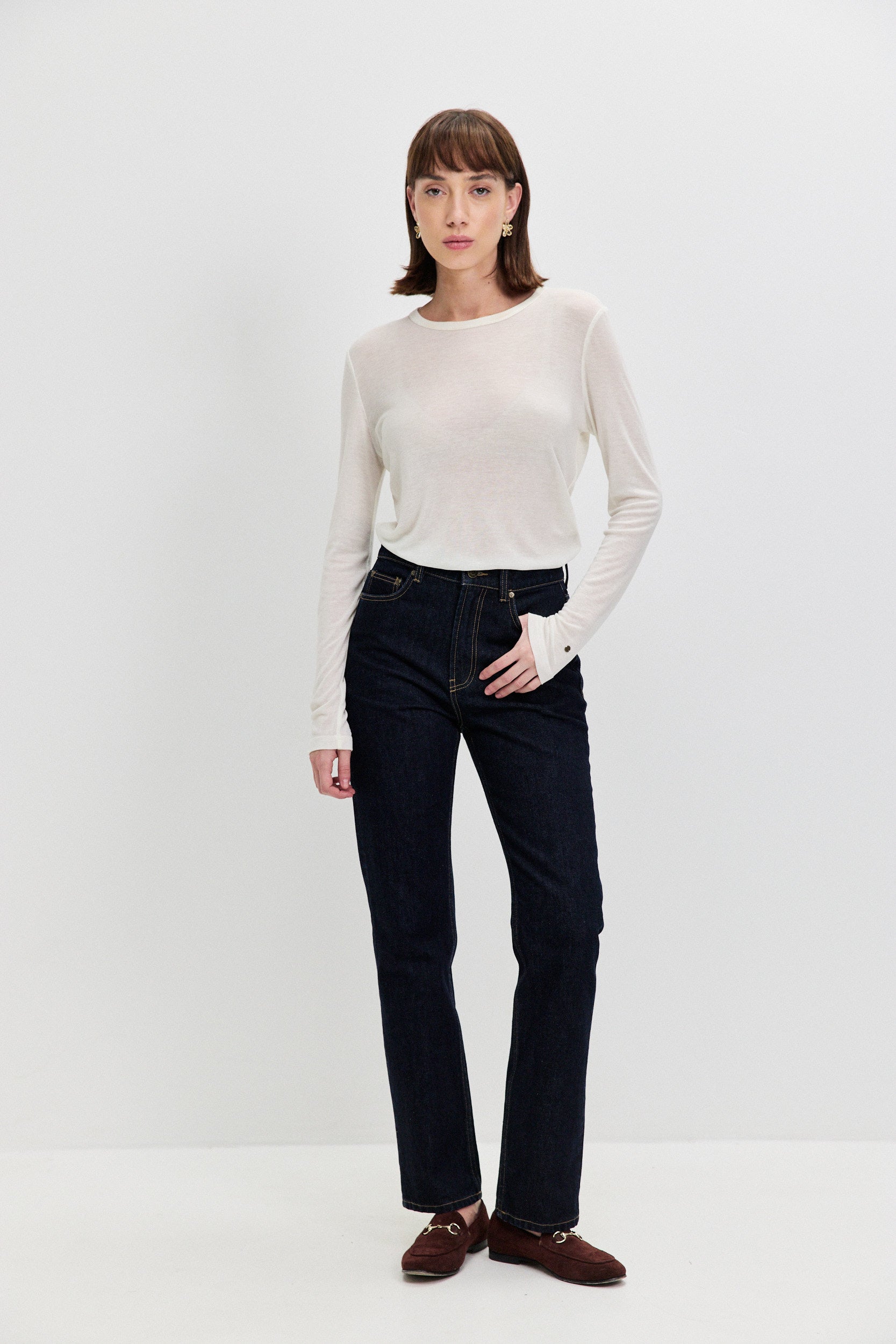 BACK CUT LONG SLEEVES