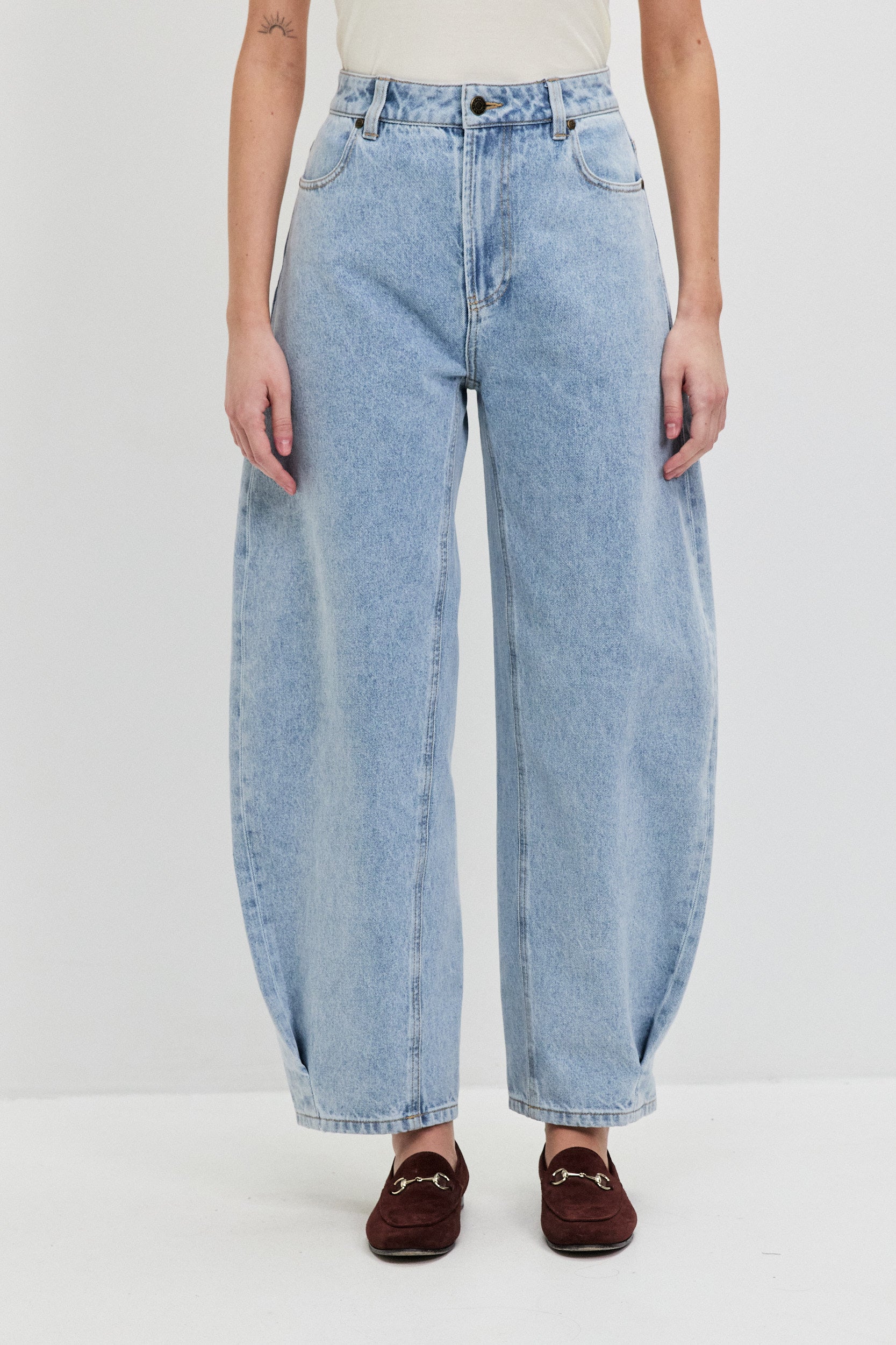 NO. 110 BALLOON JEANS