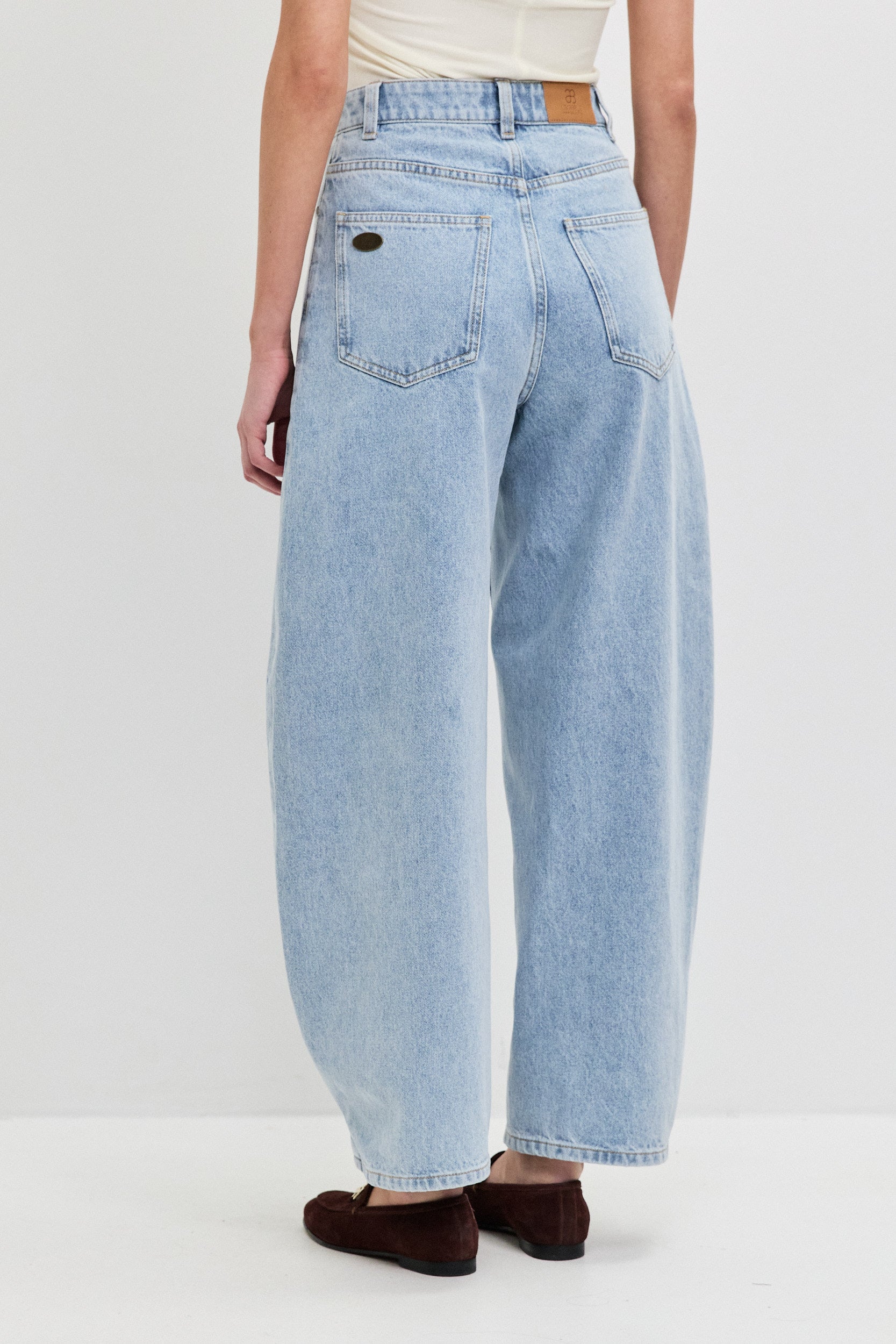 NO. 110 BALLOON JEANS