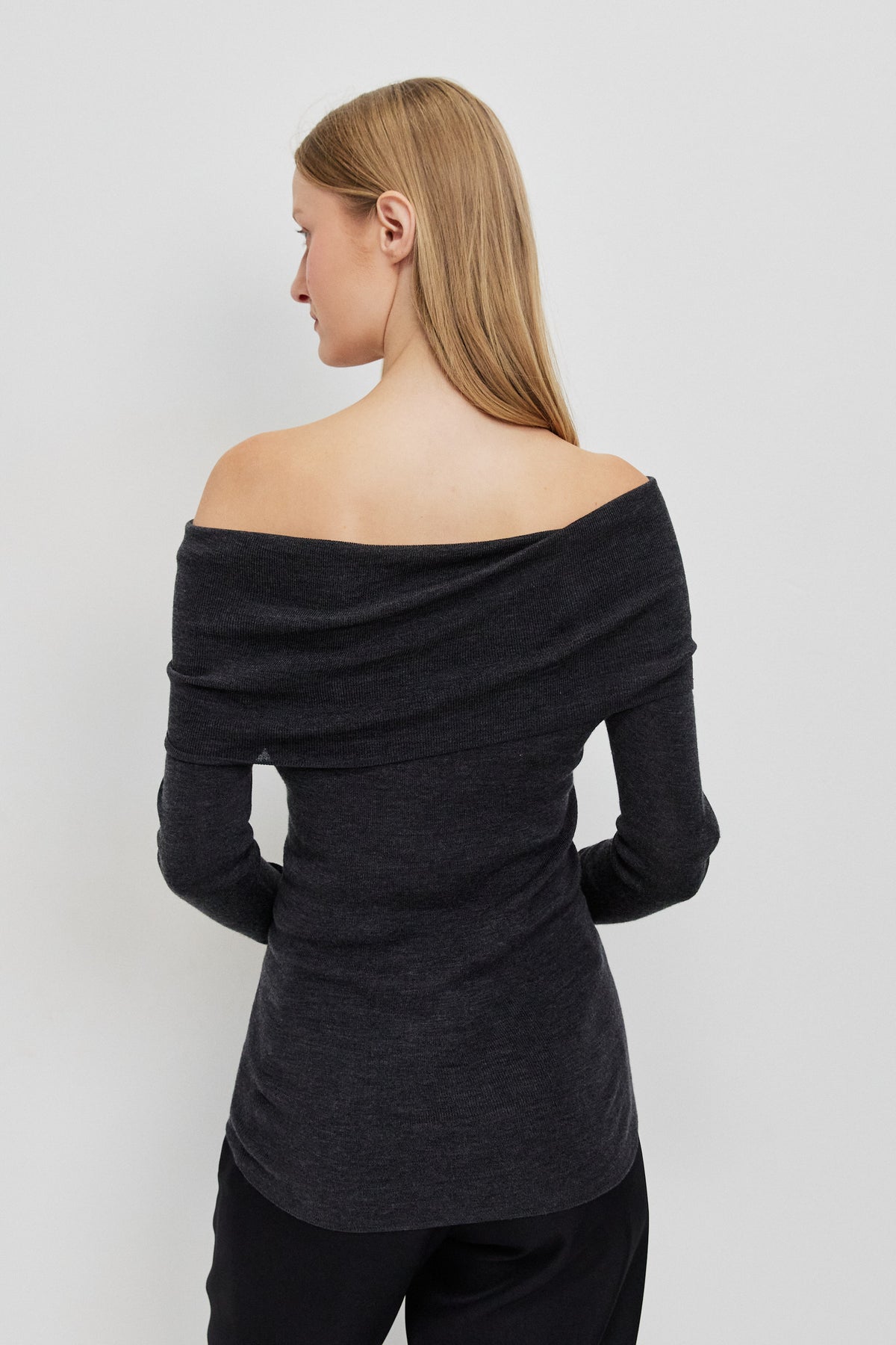 OFF SHOULDER KNIT