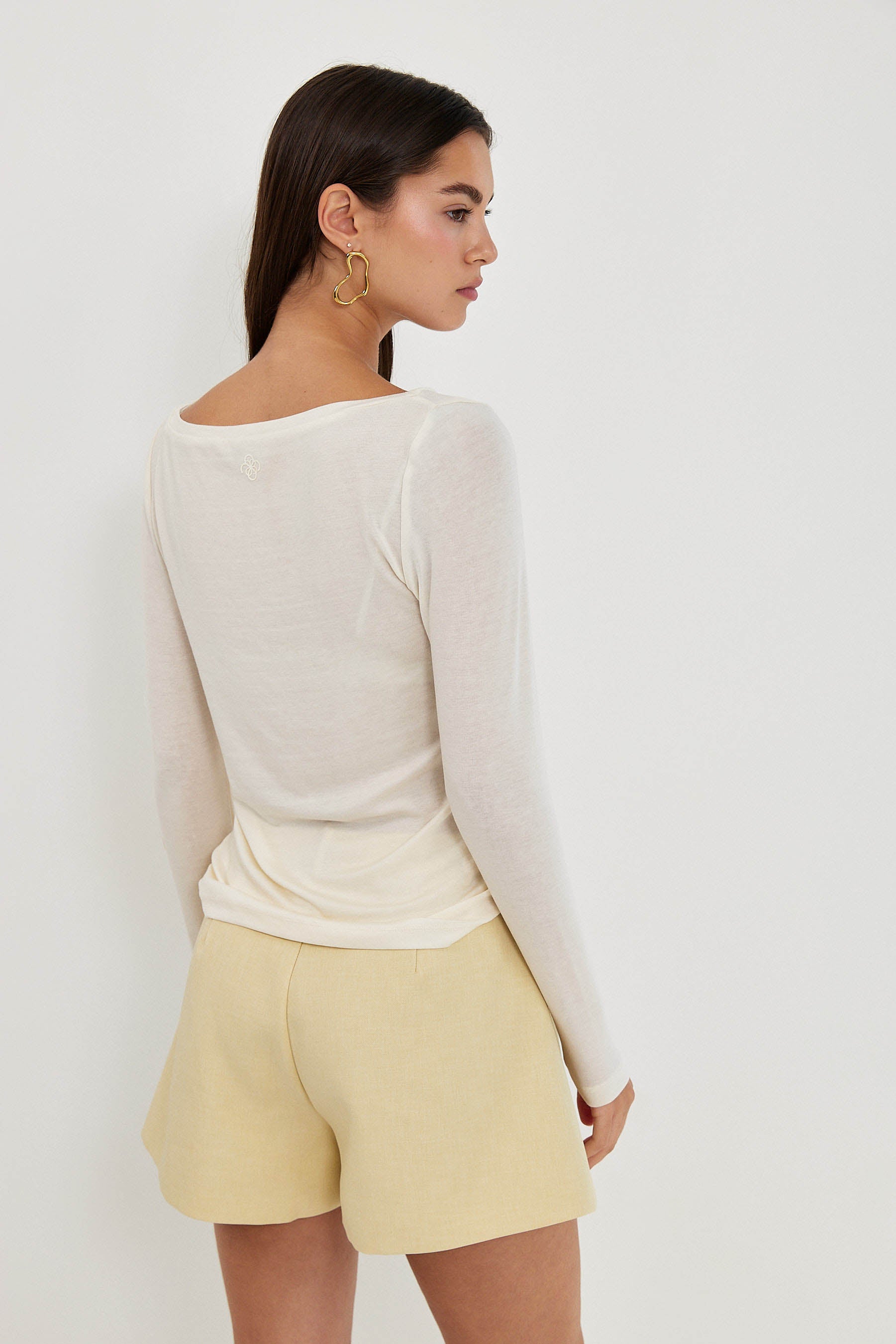 BOAT NECKLINE LONG SLEEVES SHIRT